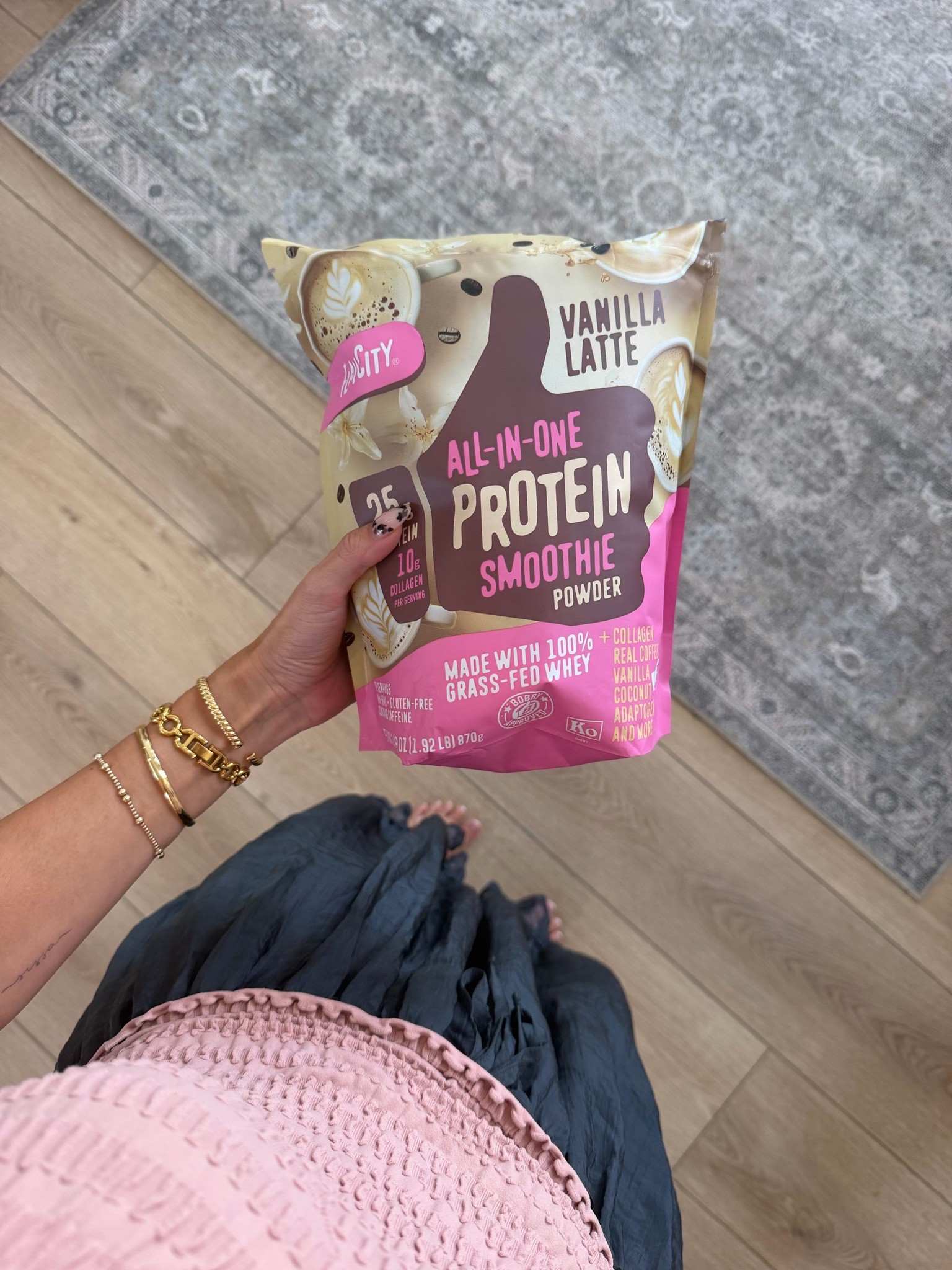 I made a latte with this protein powder! 25 grams of protein! 💕💖🫶🏼 10 grams of collagen

#LTKfitnessgoals #LTKmorningroutine #LTKselfcare