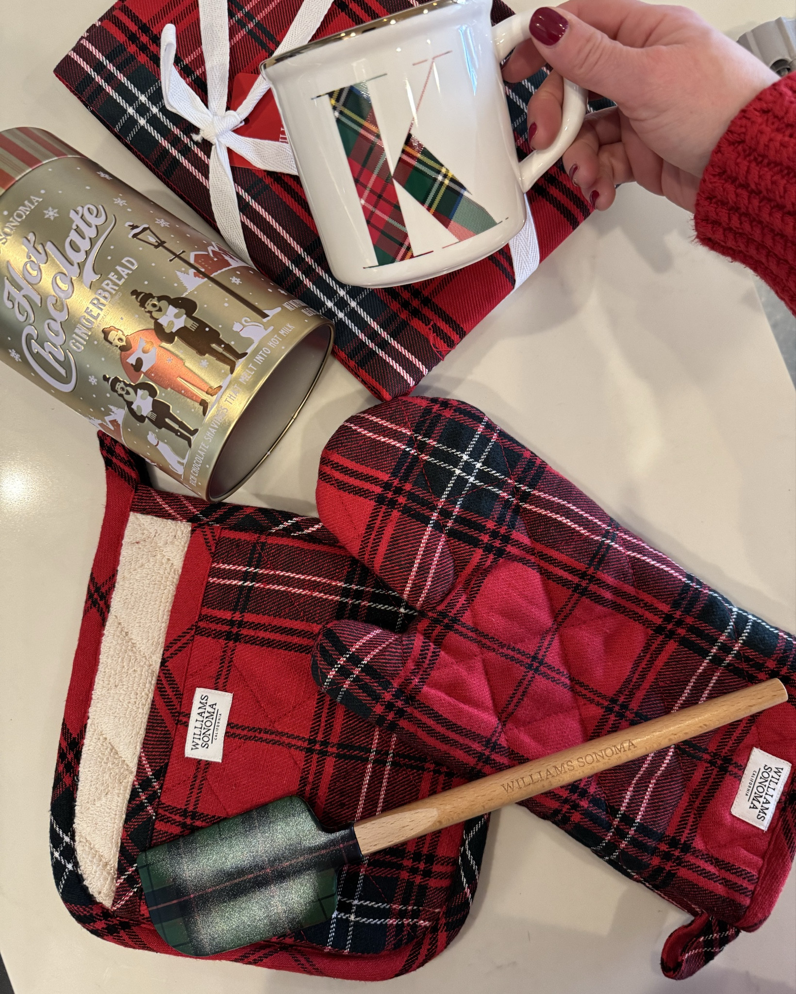 The kitchen is Christmas ready 🎄♥️

#LTKHoliday #LTKSeasonal #LTKHome