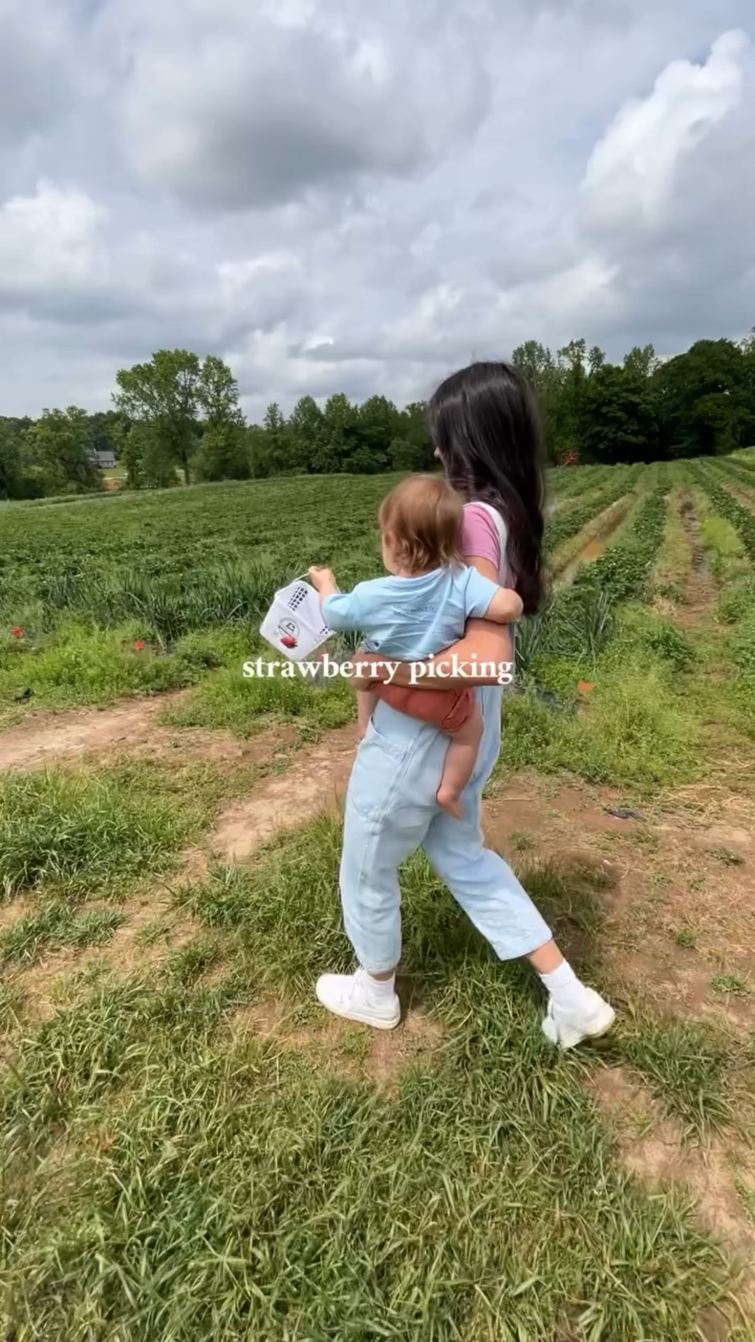 This might be Asa’s new favorite thing to do 🍓