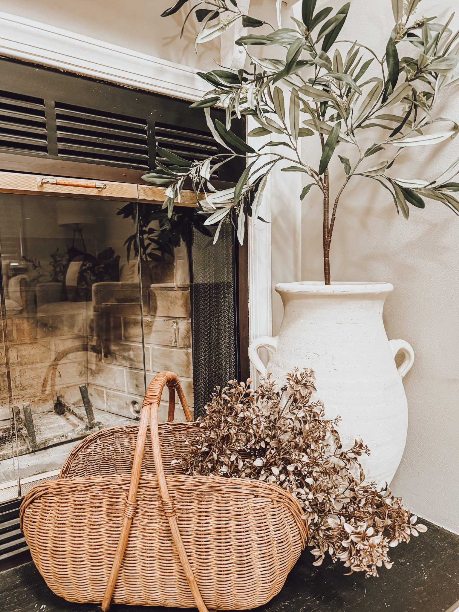 Currently obsessed with this woven basket & tumbling eucalyptus for a little touch of early Fall decor! 🧺🍂 

#LTKSeasonal #LTKFindsUnder50 #LTKHome