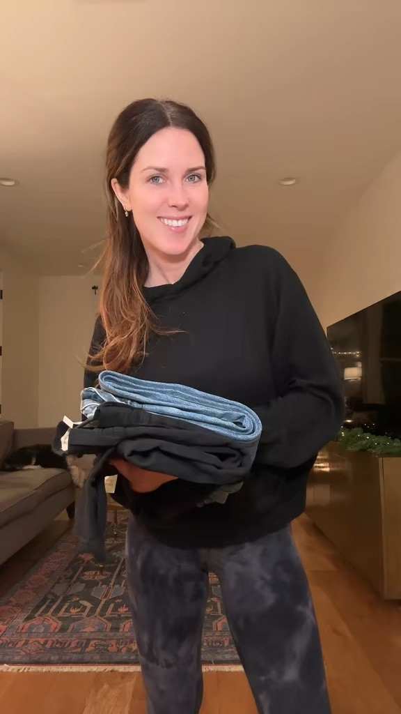 Trying on two pairs of Levi’s! The Wedgie Straight Ankle in Black Sprout (25W x 28L) and the 501 Originals Selvedge in Grilled Glamour (24W x 30L). I sized up in the Wedgie Straight for a more relaxed fit and took my true size in the 501s!  

#LTKFindsUnder100 #LTKSaleAlert