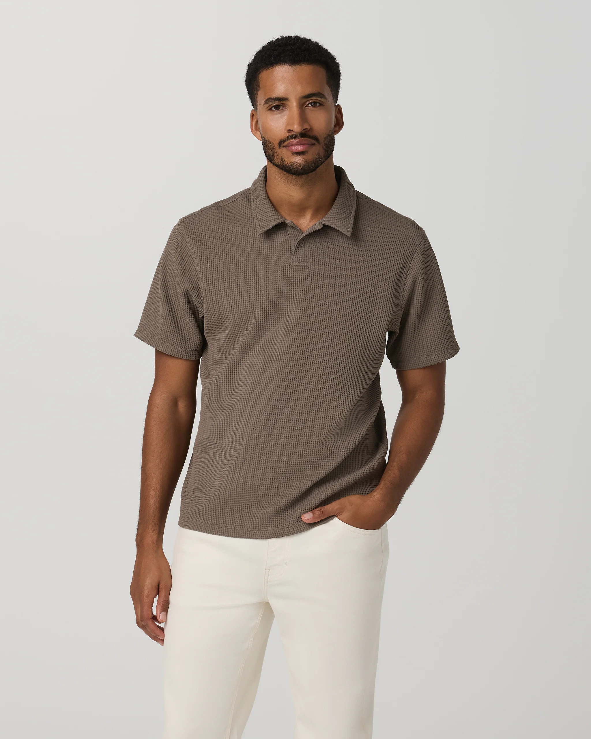 Short Sleeve Lightweight Tech Waffle Polo-Relaxed Fit – Bark – Tops – Vuori | Vuori Clothing (US & Canada)