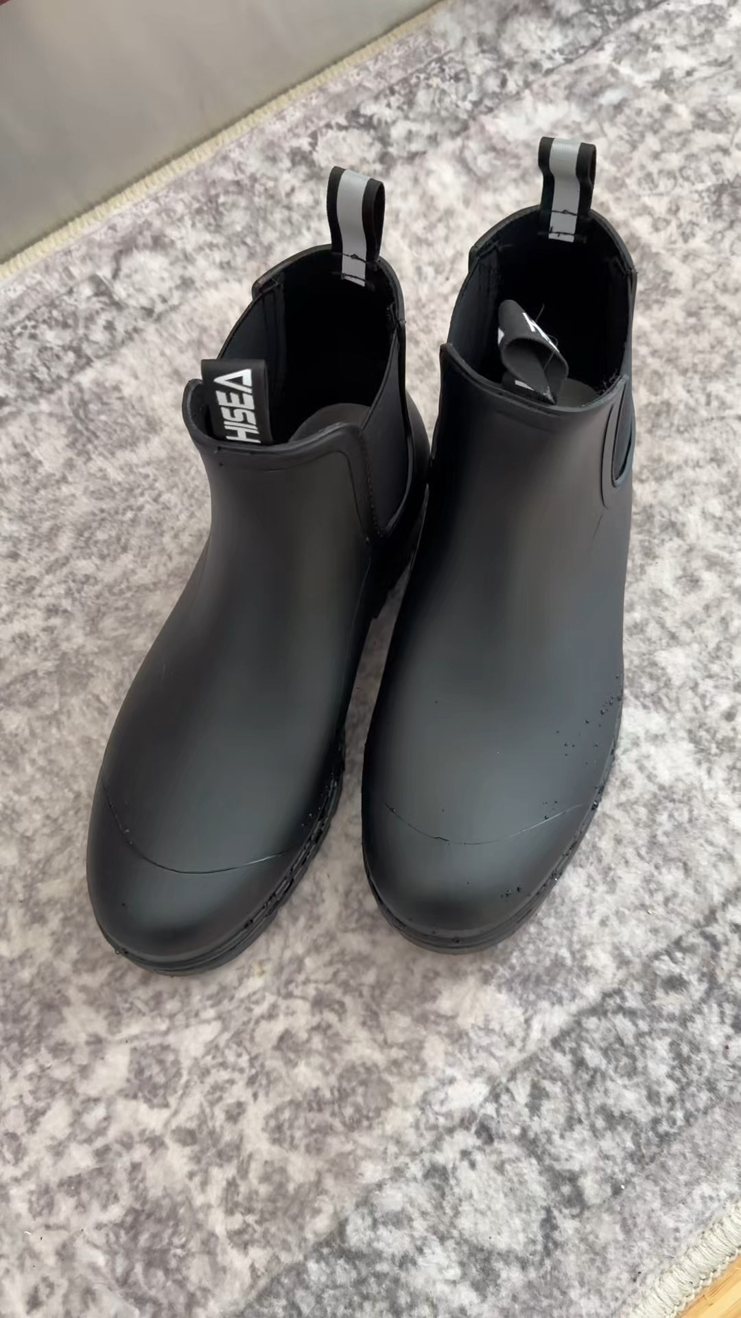 I love these boos! Dress them up or down! Waterproof and so perfect! Comes in so many colors 


#amazonfinds #springshoes #springboots #springfinds #founditonamazon #waterproof #rainboots #winterboots #cute #blackboots 

#LTKWorkwear #LTKTravel #LTKSeasonal