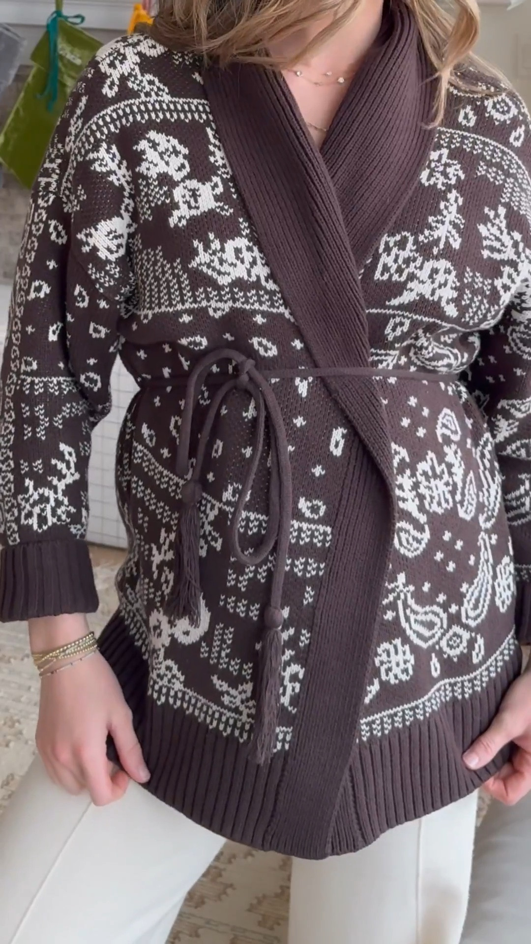 #Abercrombiepartner @abercrombie has me cozy for the holidays + gameday with their new arrivals + nfl collection! — all is on SALE NOW! So hurry to grab your favorite pieces! 🎁🎄🏷️All of my favorites linked below: 

@shop.ltk #liketkit

* *Offer valid in stores and online from 11/24/2025-12/1/2025 in US/CA.
Excludes clearance and gift cards. Online price reflects discount.
Use code CYBERAF to get an additional 15% off everything in stores and online at checkout from 11/24/2025-12/1/2025 in
US/CA. Excludes clearance and gift cards. See details online.