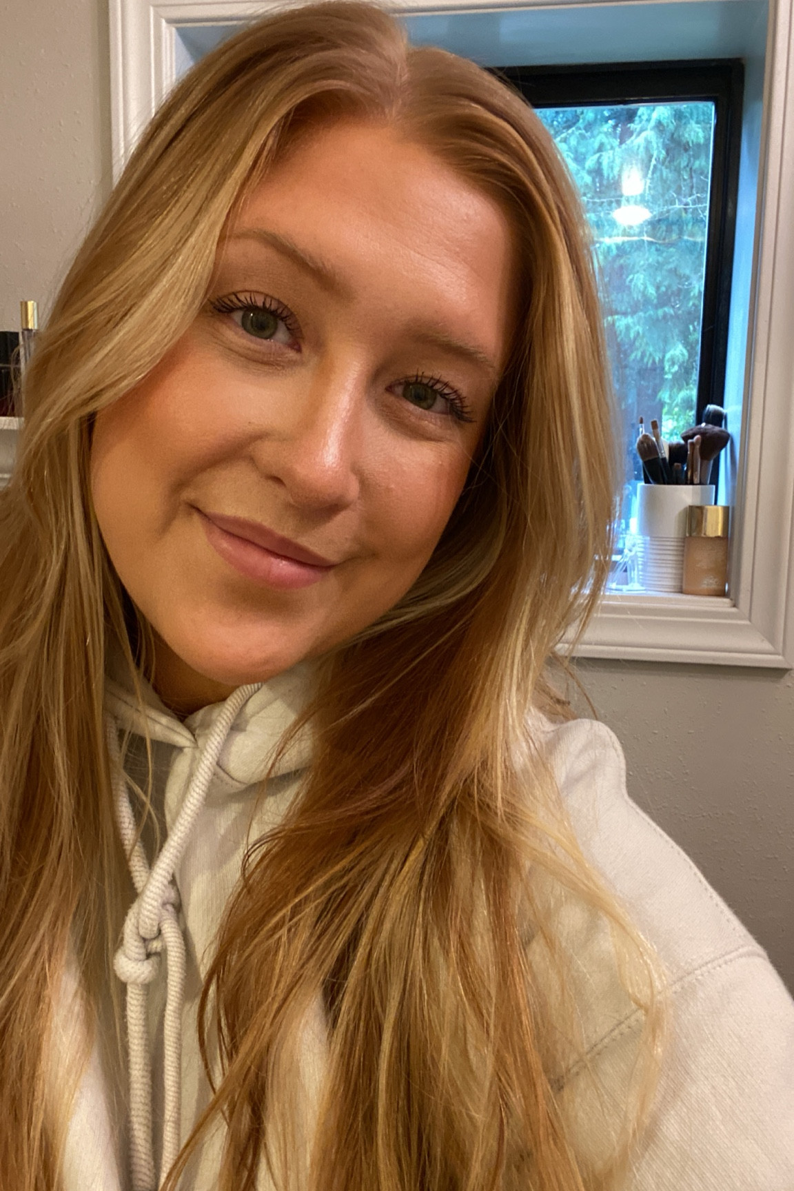 beachy glowy makeup i wore in cabo☀️

L’oréal Lumi Glotion: medium 
Rare Beauty tinted moisturizer: positive light 
Rare Beauty bronzer stick: always sunny 
Rare Beauty Blush: Believe 
Makeup Revolution eye bright concealer: light 
Maybelline fit loose me powder: fair light 
Benefit cosmetics they’re real mascara 
Maybelline brow fast sculpt: light blonde 


vacation makeup, beach makeup, glowy makeup, natural makeup look, dewy makeup look 

#LTKtravel #LTKbeauty #LTKunder50