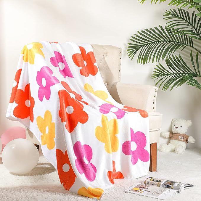 Preppy Retro Flowers Bed Blanket Throw Blanket Cute Flowers Flannel Plush Fuzzy Blanket Warm Soft... | Amazon (US)