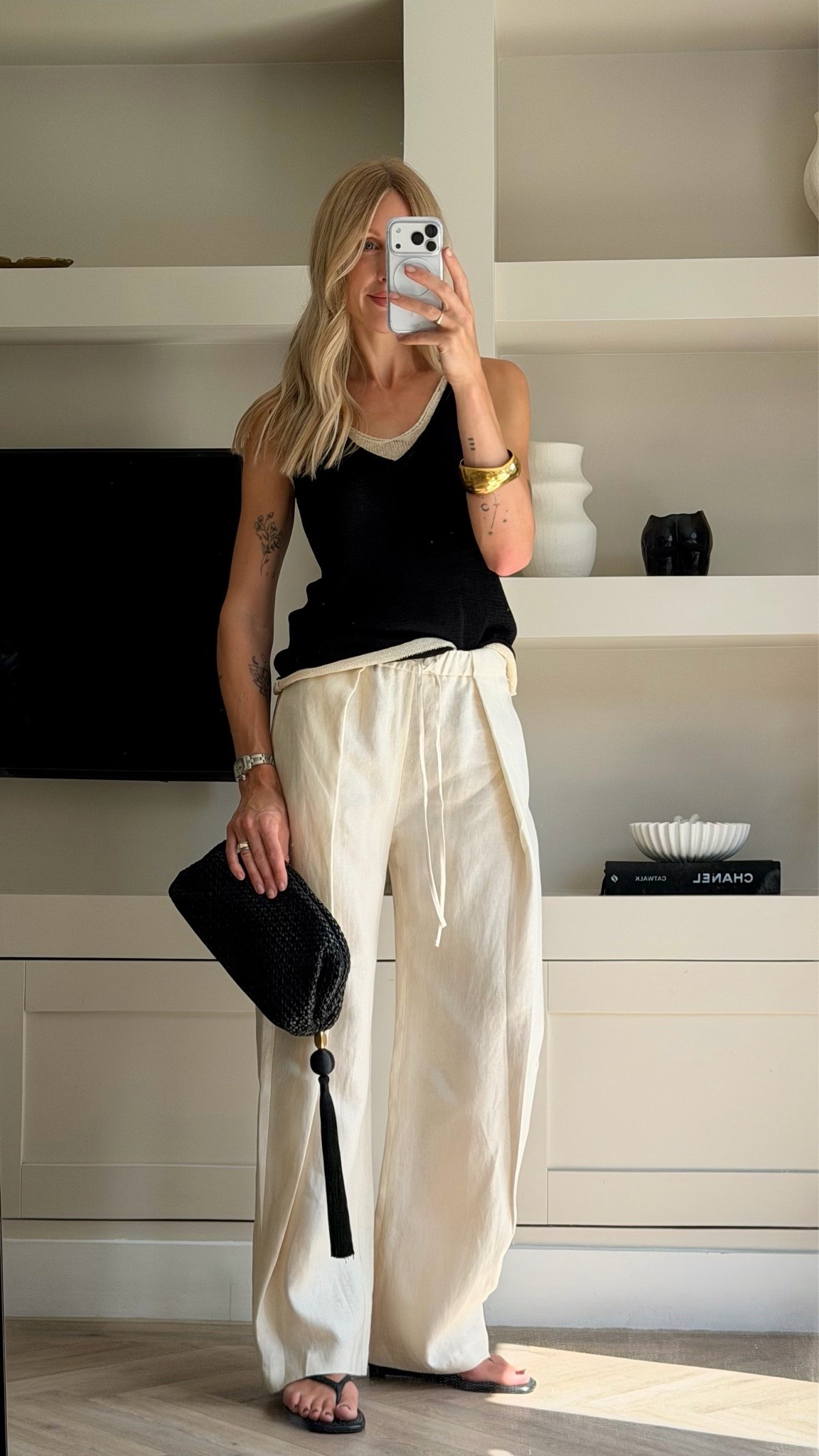 Zara summer outfit 🖤🤍 I would wear this one on date night! 

Linen trousers with pleated detail - size small 
Double layer knitted vest top size M (could have gone size S)
Zara tassel clutch bag 

Uk size 8/10 34/26/36 measurements 

#zara #summeroutfit

#LTKuk #LTKsummer #LTKdatenight