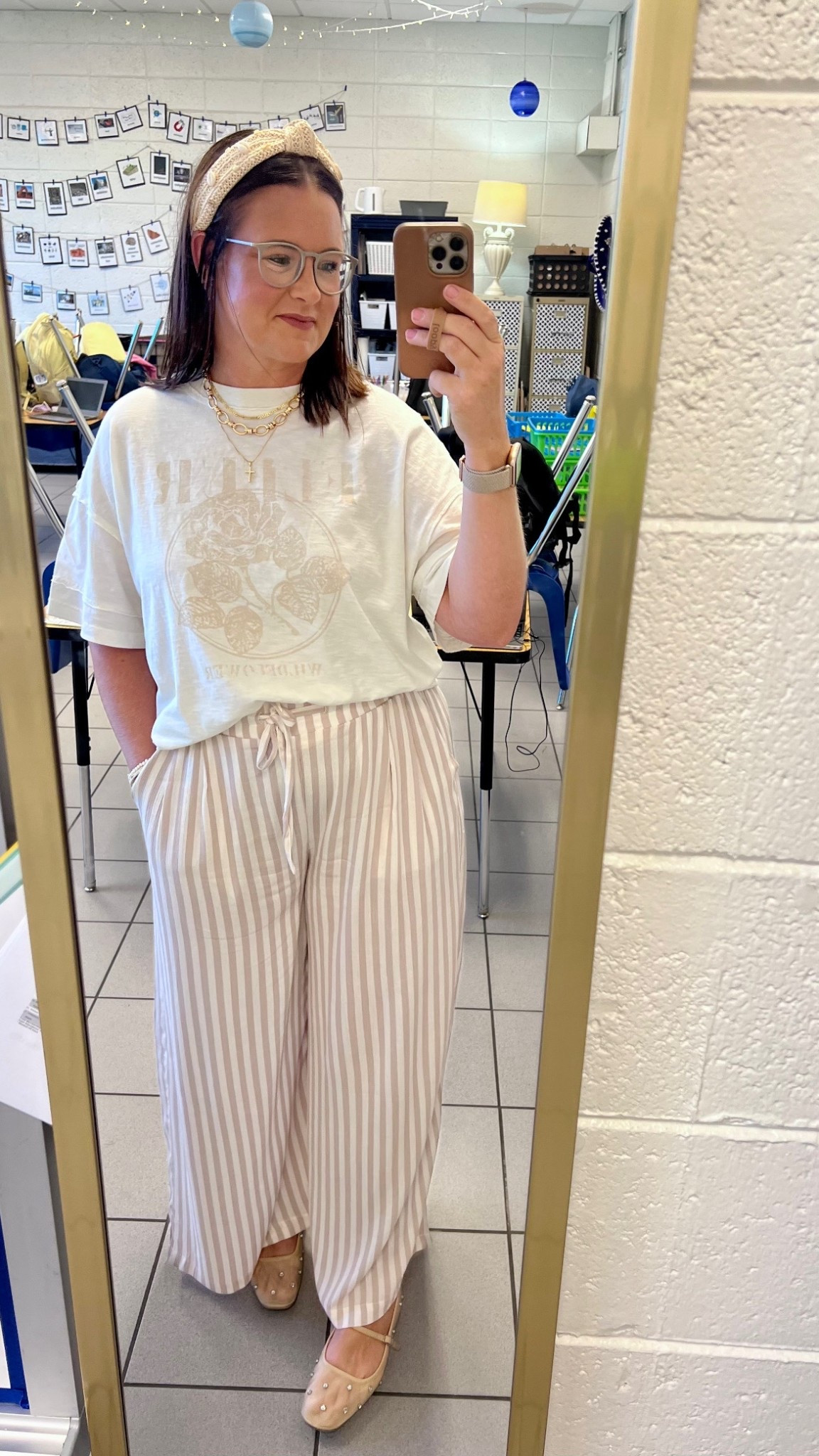 I will miss a good summer neutral🤍
Tshirt: @aerie
Pants: @torrid
Shoes and headband: @target
Necklaces: @amazon
