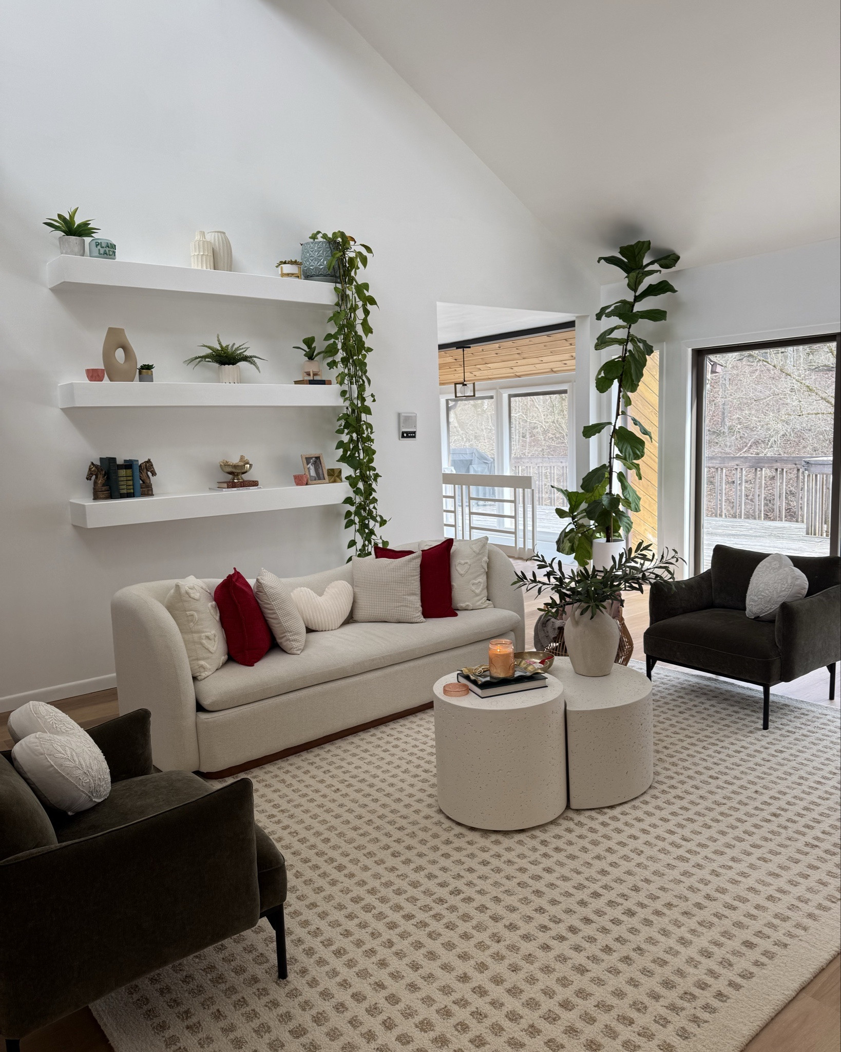 Loving a good refresh and decorating for Valentine’s Day!💌 Seasonal decor has always been something I love to incorporate in the home, and I think it makes everything feel so much more complete and cozy. ❤️🩷❤️ sharing some of these favorite finds both old and new—I’m going to link similar if it’s something I’ve had for a while!💖
.
.
Most of these items are from my favorite place to shop for seasonal decor, which I feel like always has something for everyone at a reasonable price🥳🙌🏻💖
.
.


#LTKValentine #LTKSeasonal #LTKHome