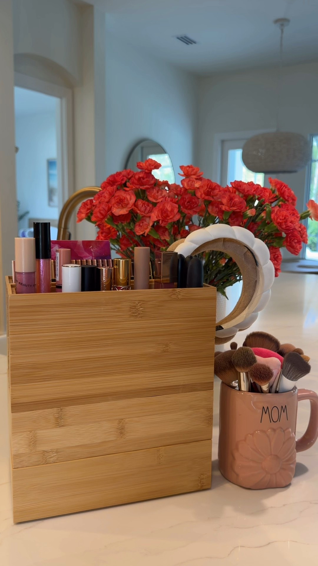 Makeup storage 

#LTKBeauty #LTKHome #LTKFindsUnder50