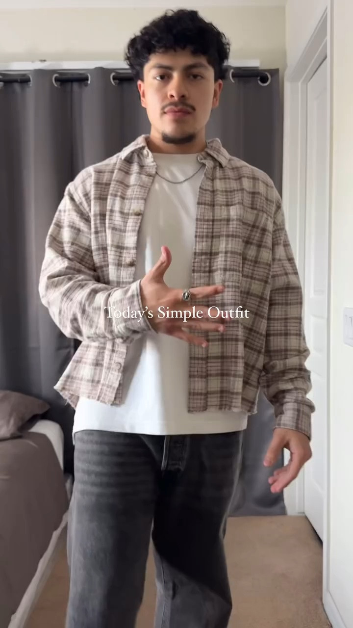 First time wearing this flannel and I love it 🤌🔥 #mensfashion #streetwear #outfitideas #menstyle #simplefits #mensoutfit #outfitinspo #explorepage✨