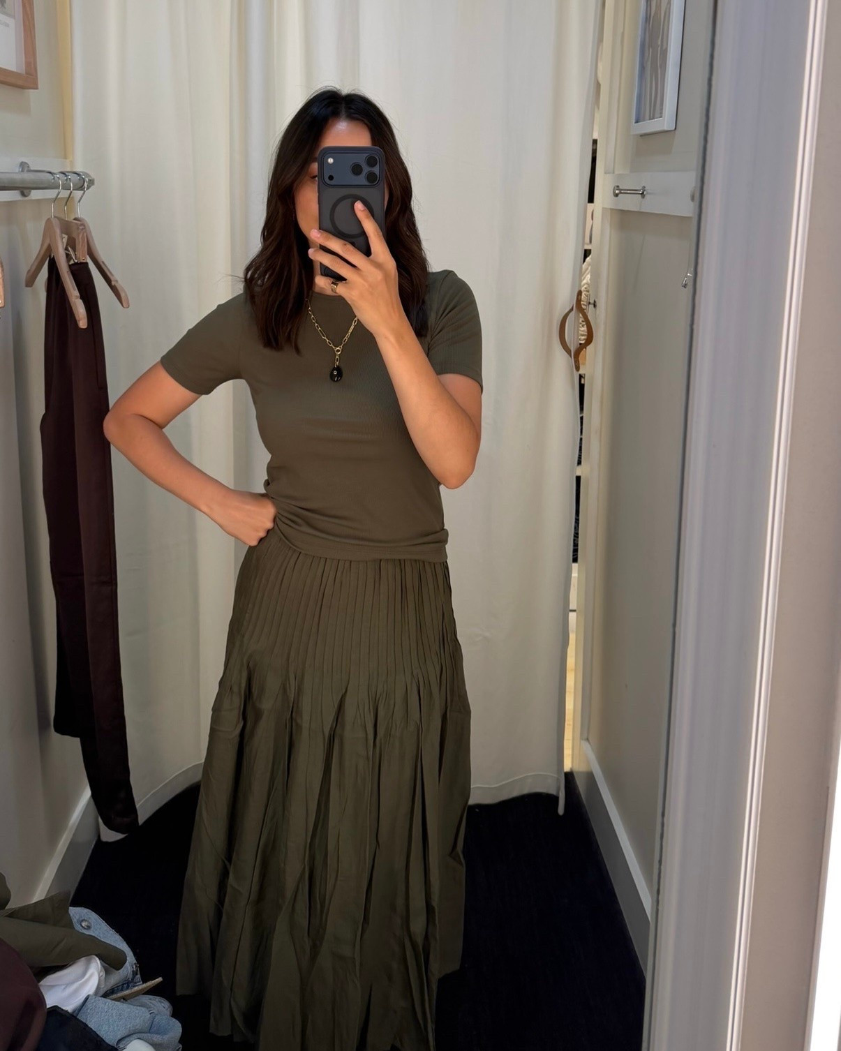 25% off for Madewell insiders — it’s free to sign up! 

Ribbed Tee — xs 
Skirt — wearing small, lightweight & airy, drapes beautifully, comes in 2 other colors

Elevated style / early fall outfit / style over 30

#LTKootd #LTKSaleAlert