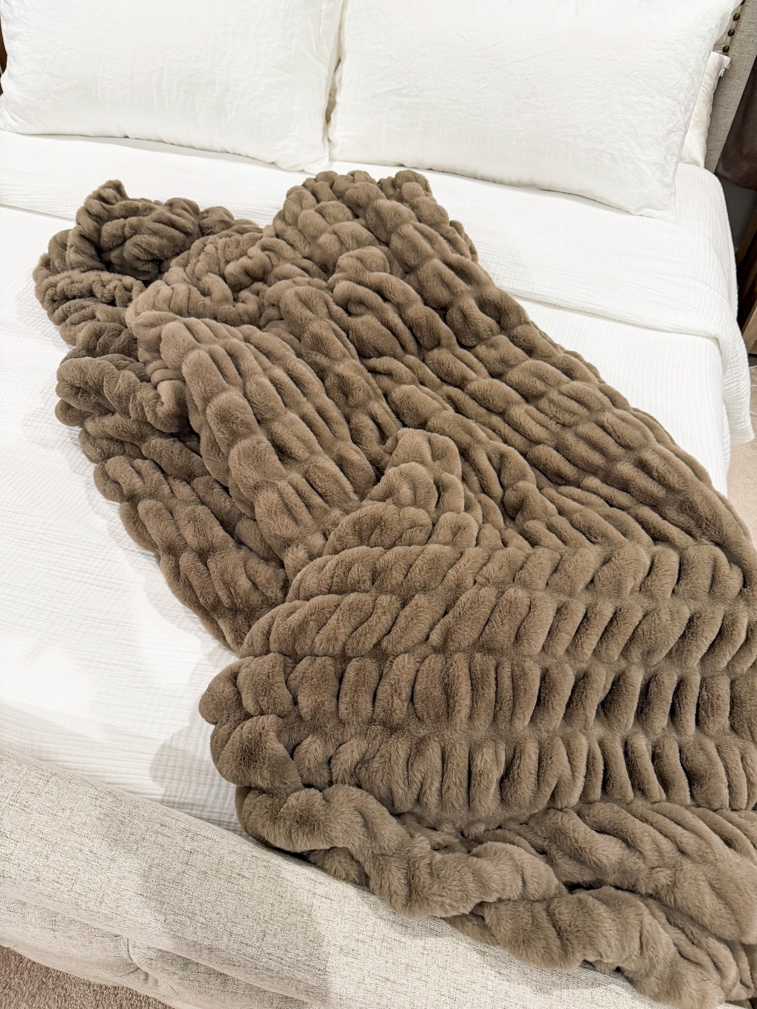 Lola Blankets Spring Sale is here!!! 😍 Code: LITTLEBLONDE50 will get you 50% off any blanket!!! These are truly the best blankets on the planet! So incredibly soft and a little bit weighted 👏🏼

#LTKSaleAlert #LTKHome