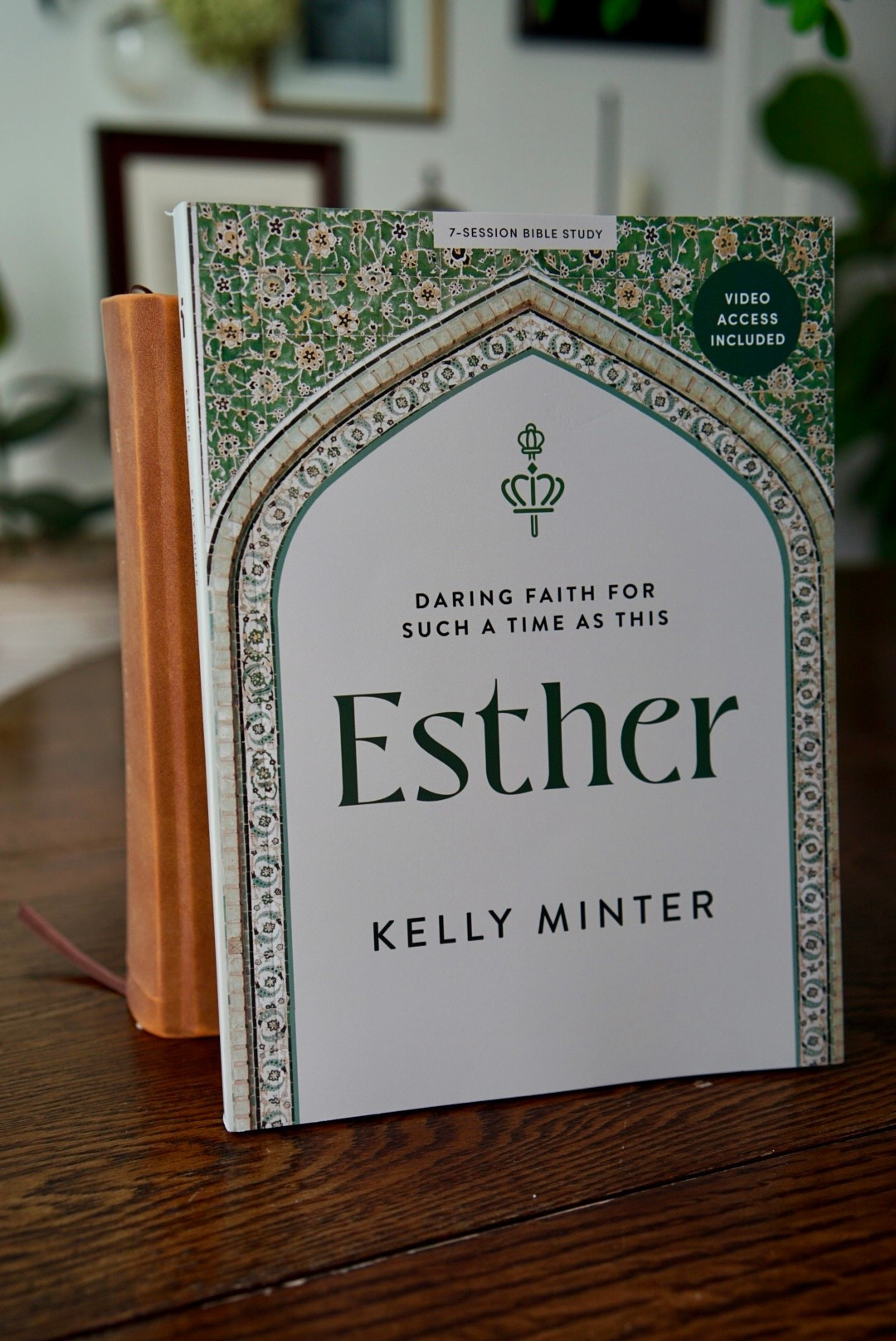 Spending time in God’s Word is one of my greatest anchors—whether it’s early mornings with coffee or a quiet evening after the boys are asleep. Having the right tools not only helps me stay consistent but also makes my study time more fruitful.

Here are some of my favorite Bible study tools that I use all the time:
📖 A study Bible with cross-references
🖊️ Highlighters + pens that don’t bleed through thin Bible pages
📓 A journal for notes, prayers, and reflections
📚 A commentary or Bible handbook for deeper context
🕯️ Little things that make it cozy—like a candle or a favorite mug

👉 I’ve linked all of these in my LTK for you! Whether you’re just starting out or looking to refresh your study routine, these are my tried-and-true favorites that make time in the Word even more life-giving.

#LTKHome #LTKSaleAlert #LTKFamily
