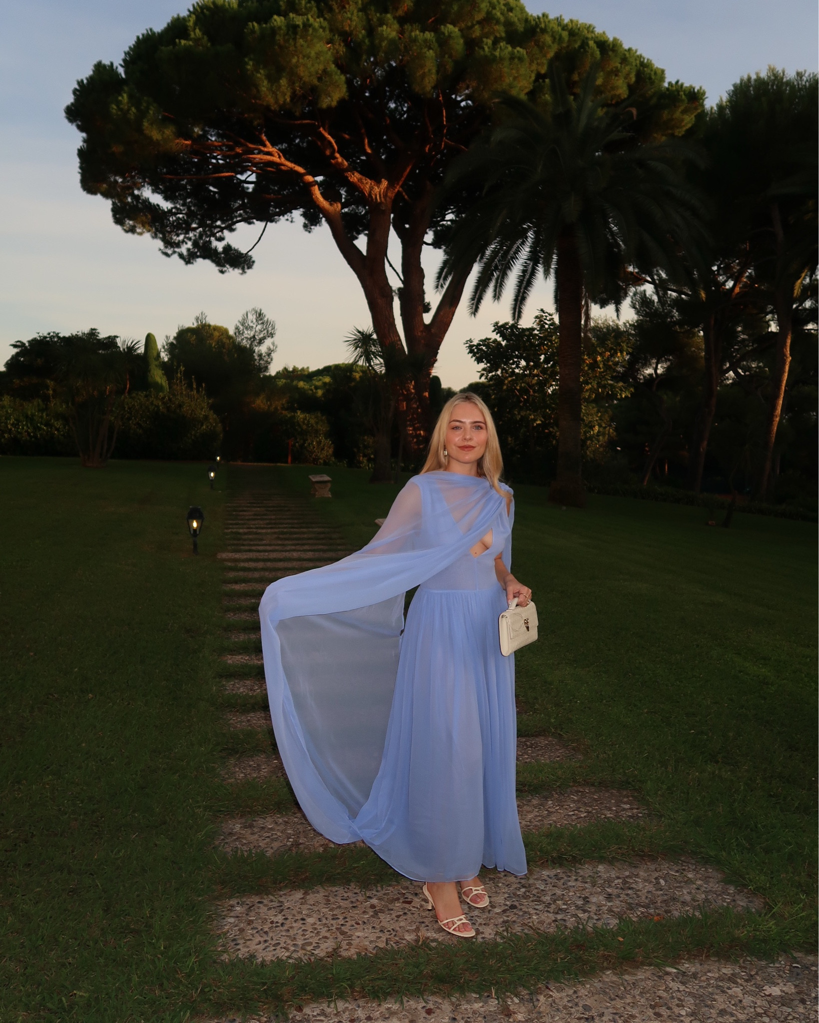 Holiday looks 🤍🦋