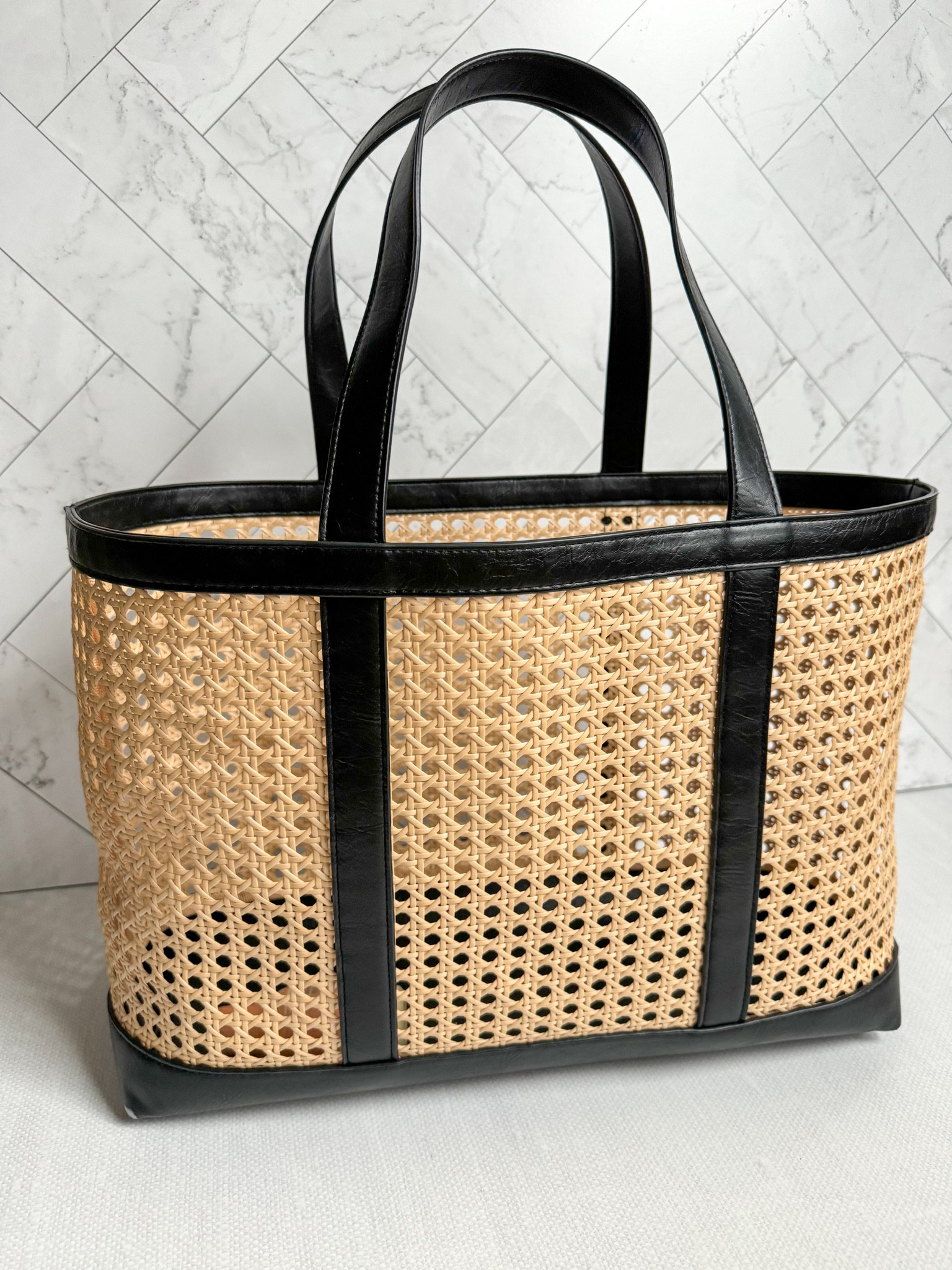 Tote bag - large enough to bring to pool or beach but not too big to carry everyday too! 

#LTKSummerSales

#LTKSeasonal #LTKItBag #LTKSaleAlert