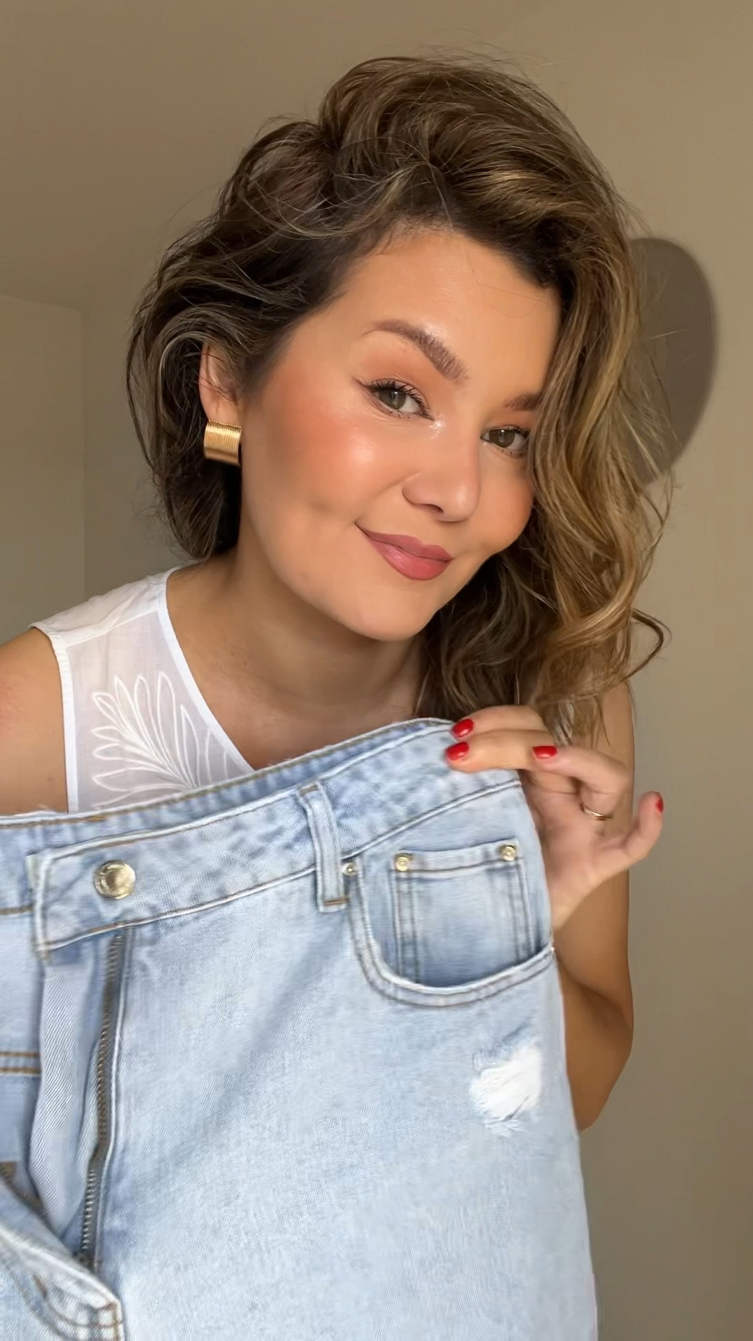 Still over here dressing for ‘Summer’ 🙄 

Jeans and a nice top never fail, and I love a bit of broderie anglaise. Love this one I picked up recently from @hm  🤍 Linked below lovelies with some other great pieces! 


#broderieanglaise #crochet #whitetop #summeroutfit #summerlook #outfitinspo #ootd #jeansandanicetop #jeansandtop #summertop #britishsummertime #jeansoutfit #fashionstyle #styleinspo 

#LTKsummer #LTKstyletip #LTKSummerSale