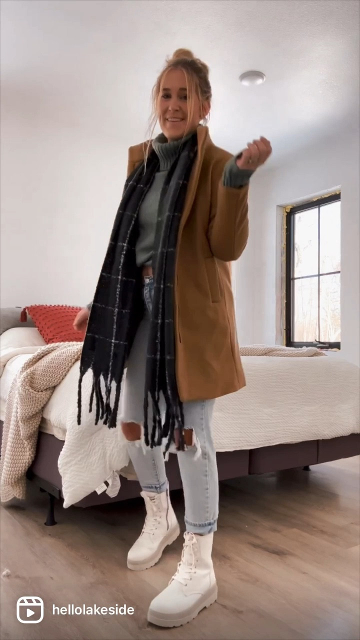 Cold weather day outfit idea. ❄️ Perfect for Christmas shopping, coffee with friends or a little day date with your special someone. 



#LTKHoliday #LTKSeasonal #LTKunder100