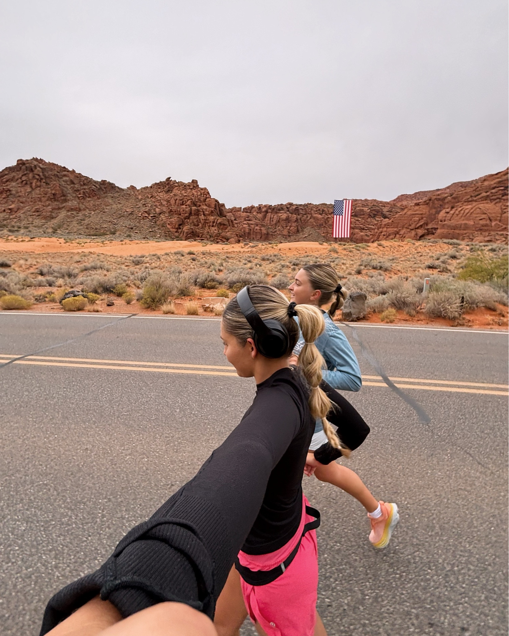 THE BEST COLD WEATHER RUNNING SHIRT 🫶🏼🏃🏽‍♀️ 

#LTKGiftGuide #LTKFitness #LTKActive