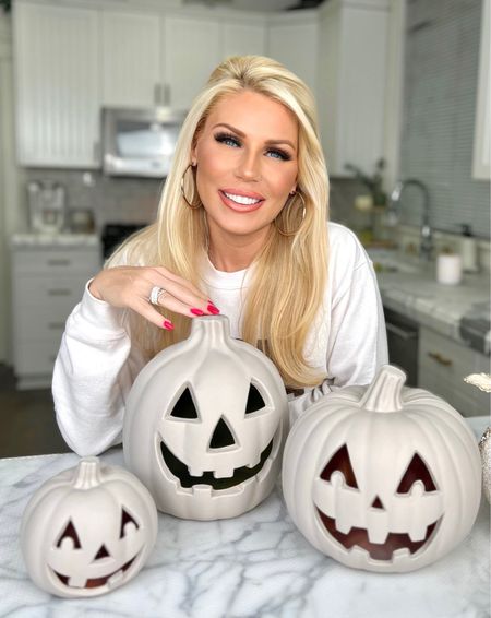 Just love how my terracotta looking pumpkins turned out this year! 🙌🏻 

It was actually super easy to do and fun to create! Just find any faux pumpkins you like and grab this paint below and start painting! 🙌🏻❤️

#LTKHalloween #LTKSeasonal #LTKHoliday