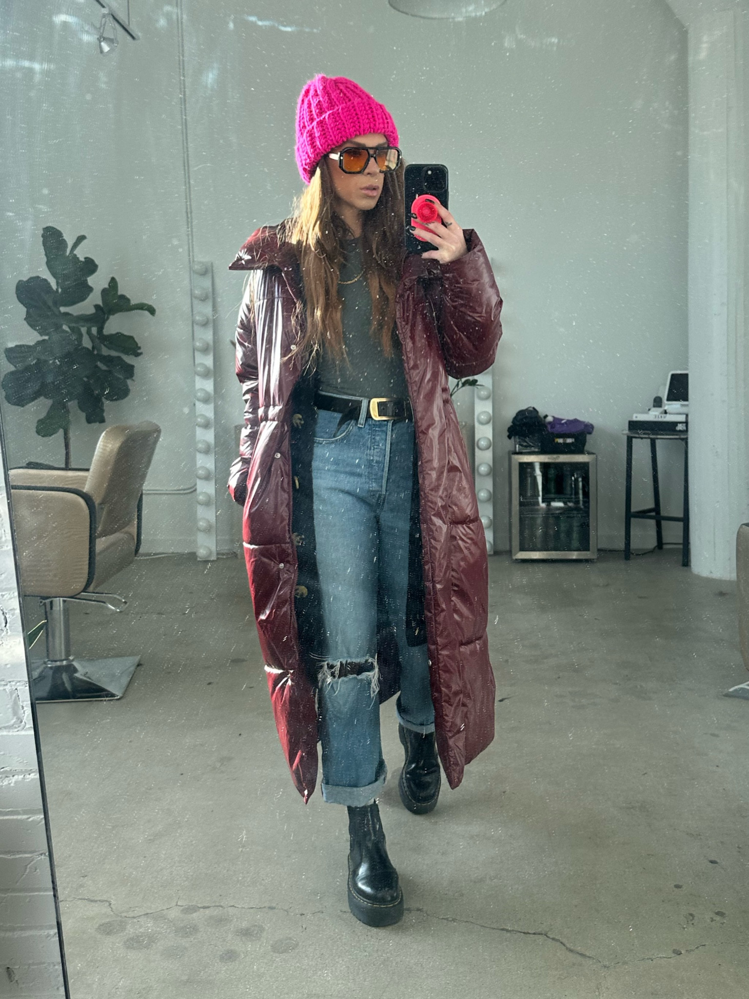 Cozy cool girl. 🧶 Chunky knit beanie was made by a friend and the color is a VIBE. 