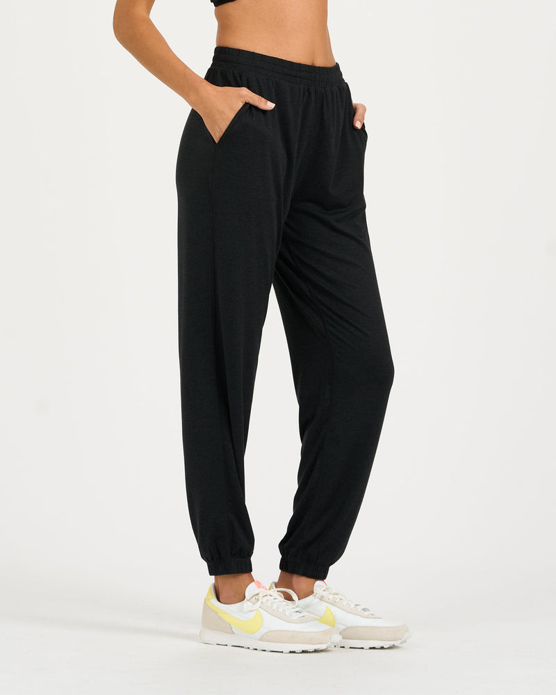 Boyfriend Jogger | Vuori Clothing (US & Canada)