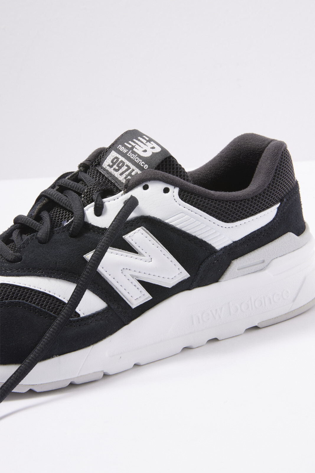 997H Sneaker | Evereve