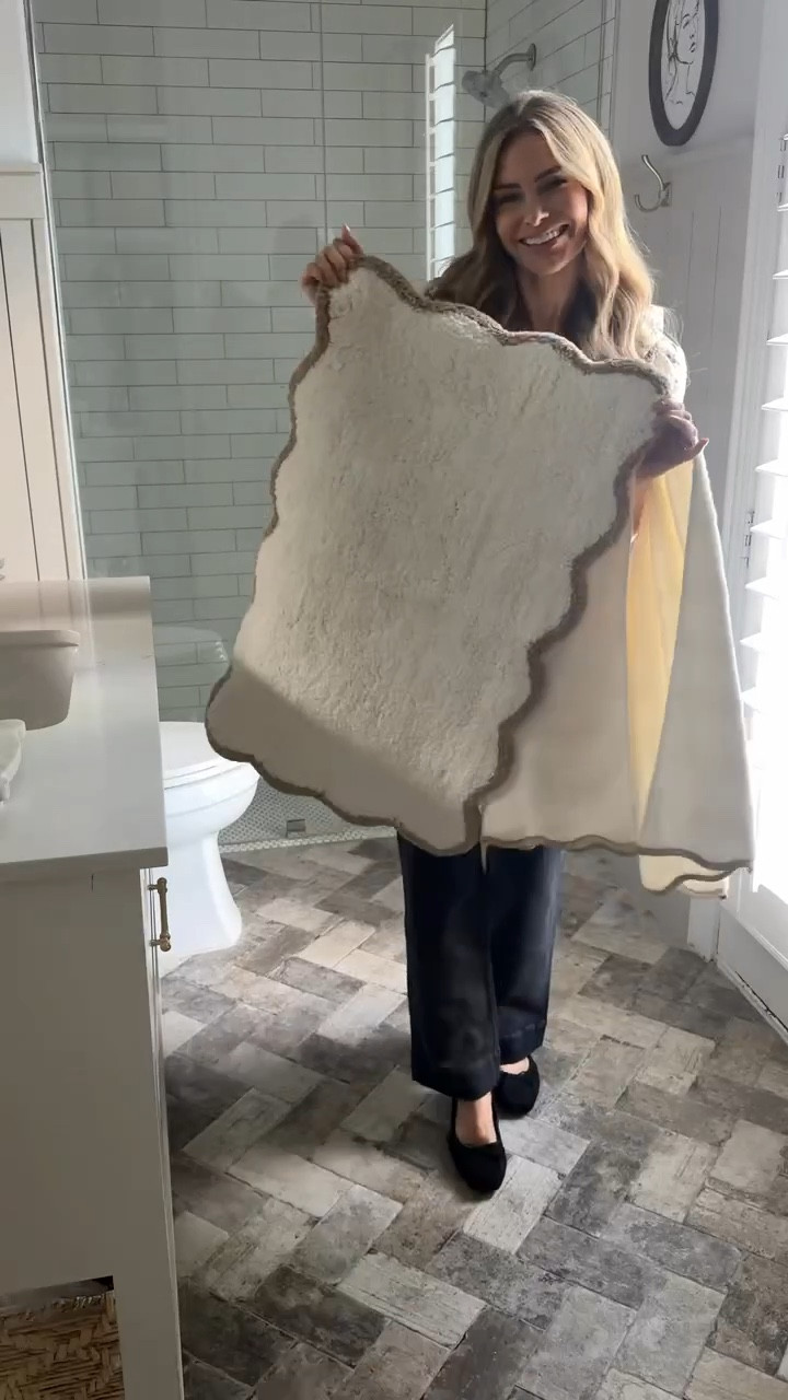 It’s the time of year for a little spring home refresh to bring your home back to life! 

 #LTKHome #LTKSeasonal