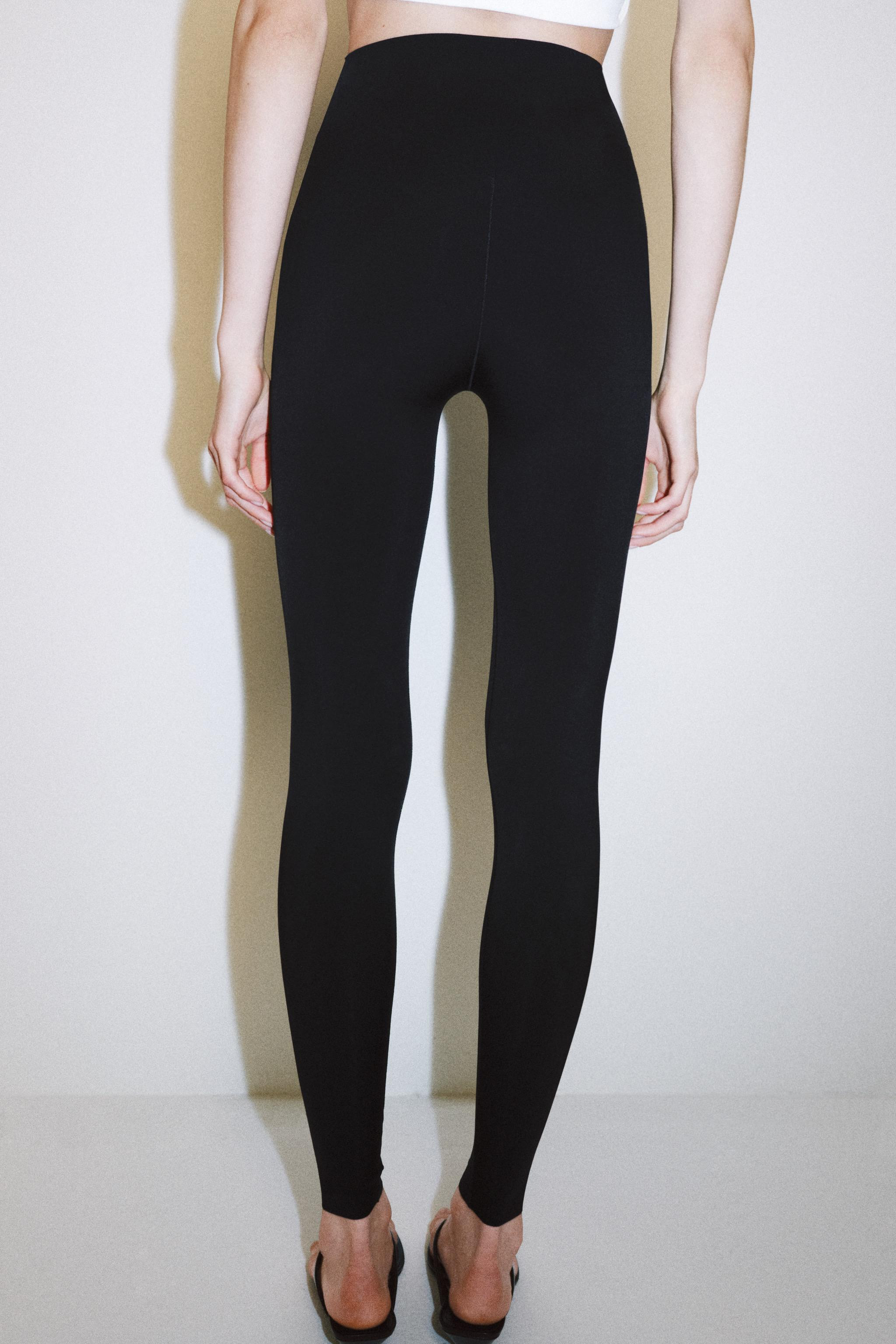 Model height: 179 cmLeggings made from a polyamide blend yarn. High-waisted with an elastic waist... | Zara UK