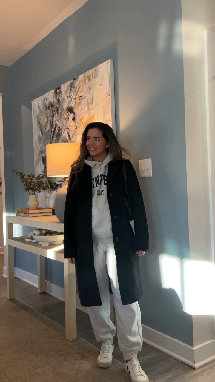 Easy weekend fit 🖤🫶🏽 
Size small in the coat
Size small in the sweatshirt 
Size 6 sweats!
Size 5 shoes 


Pregnancy
Petite style 
Maternity 
Bump style
Second trimester 
Sweatsuit
Abercrombie coat 

#LTKfindsunder100 #LTKbump #LTKstyletip