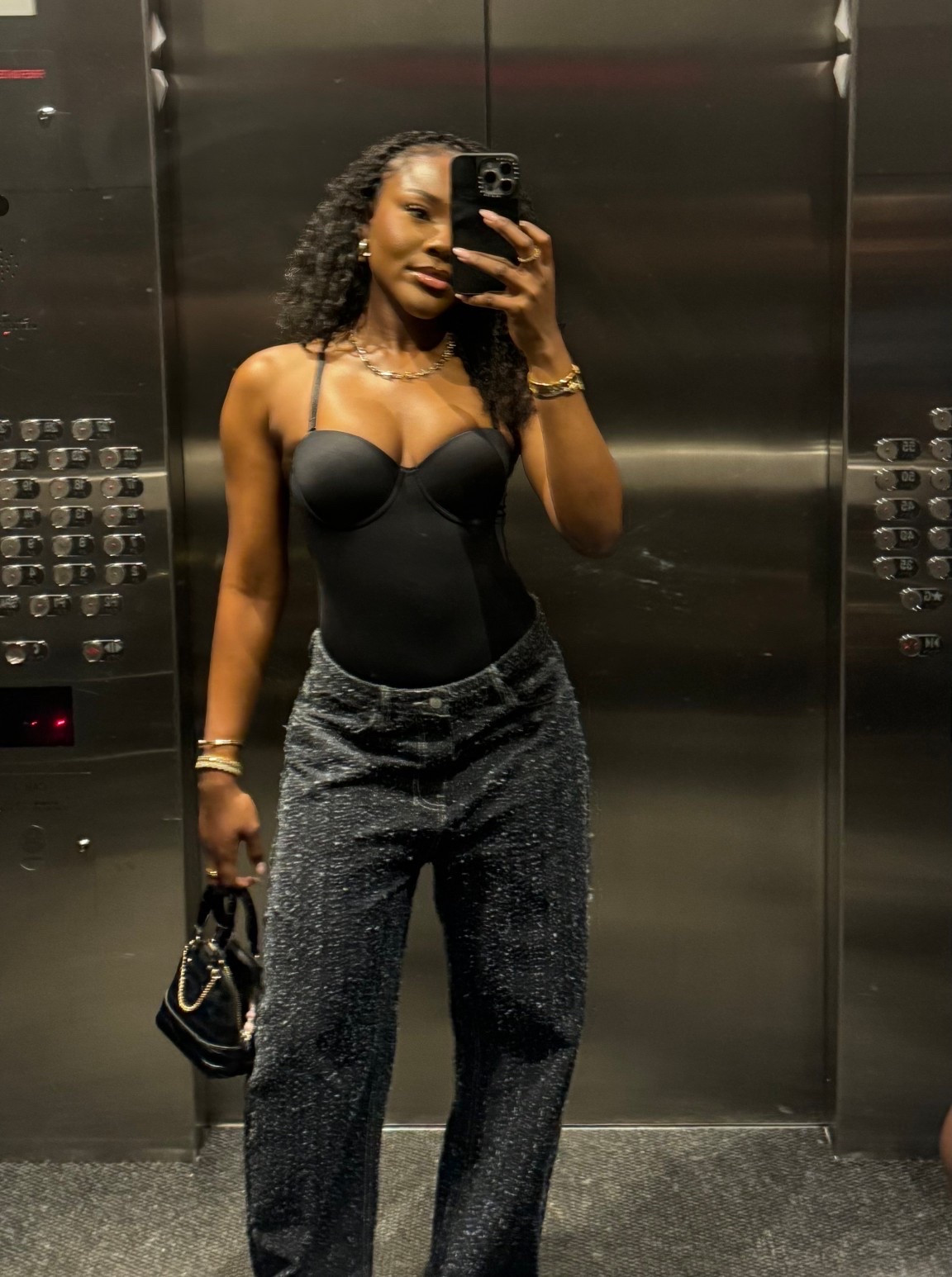 Jeans are currently sold out but are available for pre-order. I’ve linked a similar pair! <3