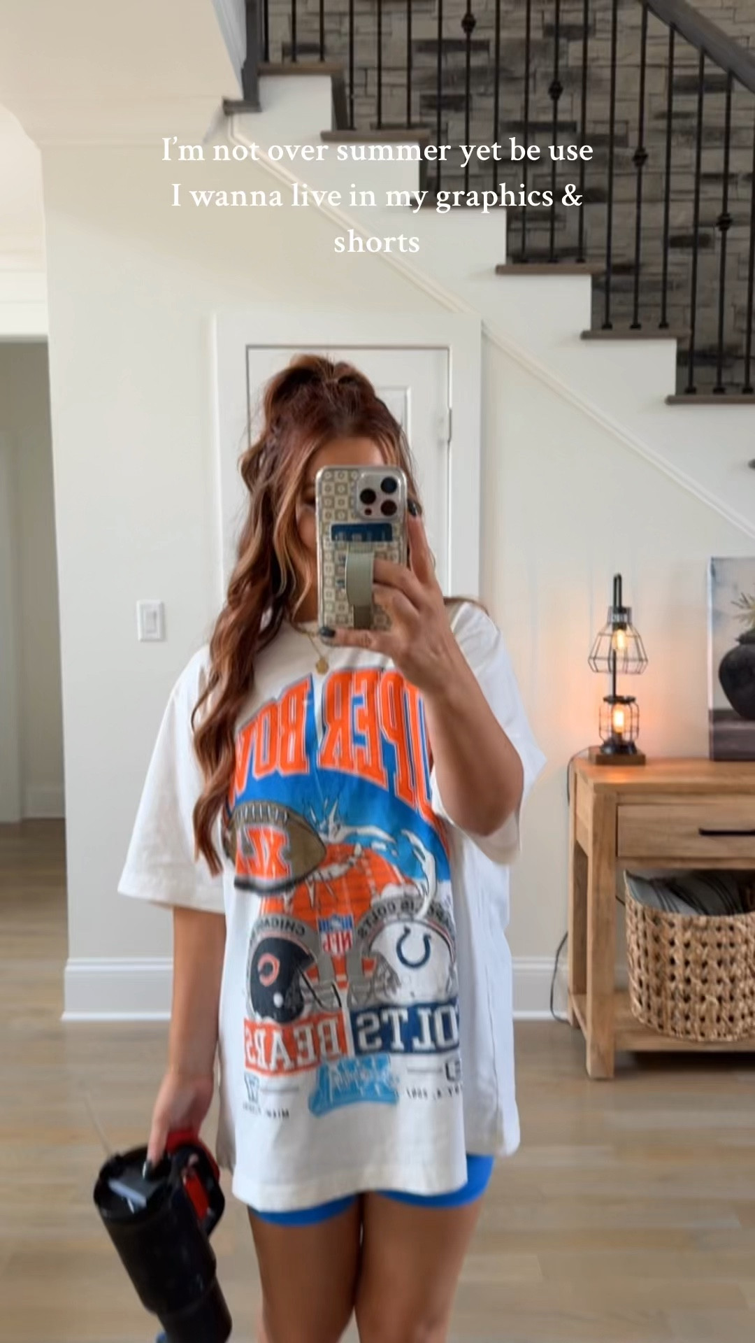 OOTD! In a large! 💙🧡