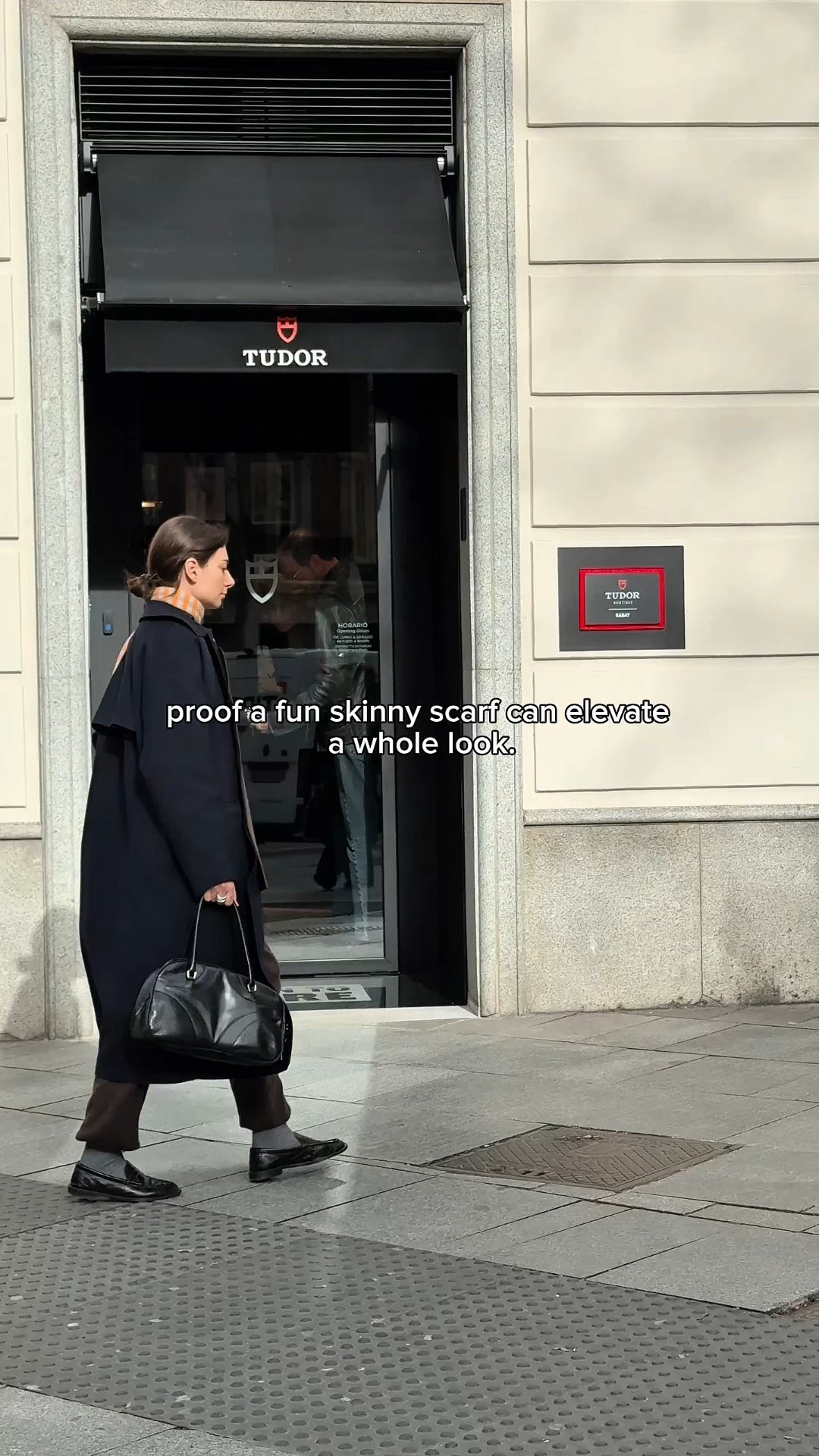 Navy trench + skinny scarf look 🧡💙 



#LTKeurope #LTKwinter #LTKespana