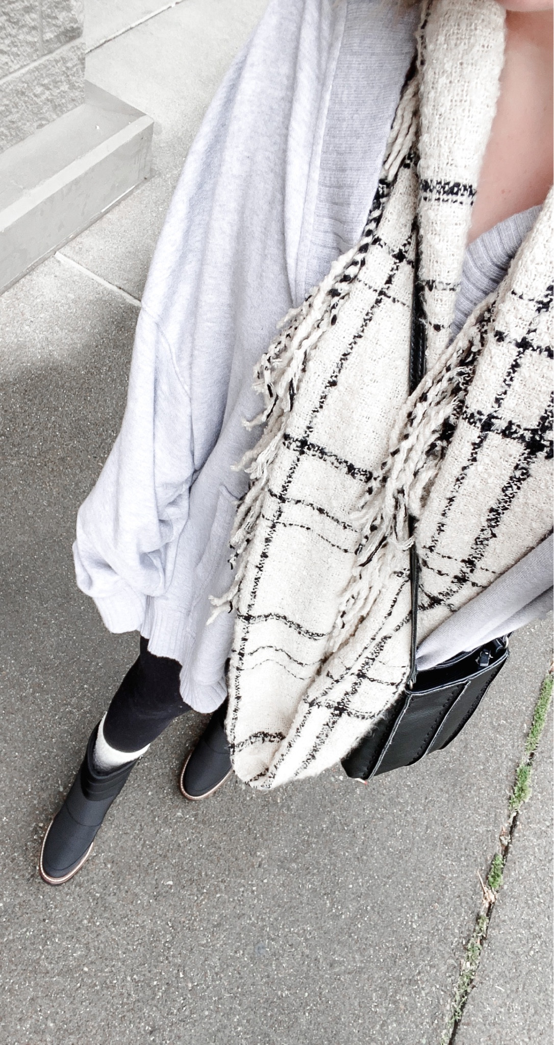 OTTD Outfit of the day! The weather is finally getting cold and I’m so prepared for it! 🥶 I’ve been living in these oversized slouchy sweatshirts from Aerie - I literally bought it in three colors 😅 I finally found the perfect look alike of my scarf on Amazon! I paid $25 for mine and it’s only $10 on Amazon🤩 The purse is by the sak and so cute with any fall outfit. If you love fall fashion this is the cutest look that is so comfy and cute  

#LTKstyletip