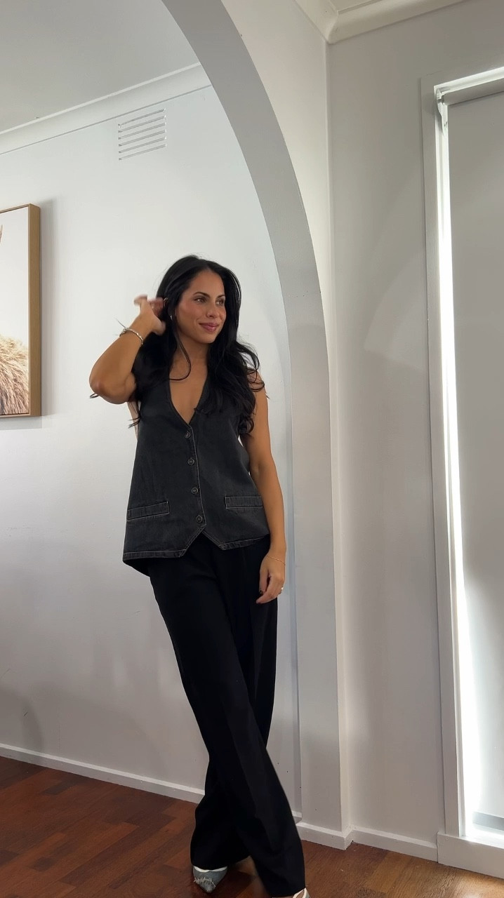 Low back tops are a personality trait. Obsessed with this one from princess Polly 

#LTKstyletip #LTKaustralia #LTKfindsunder100