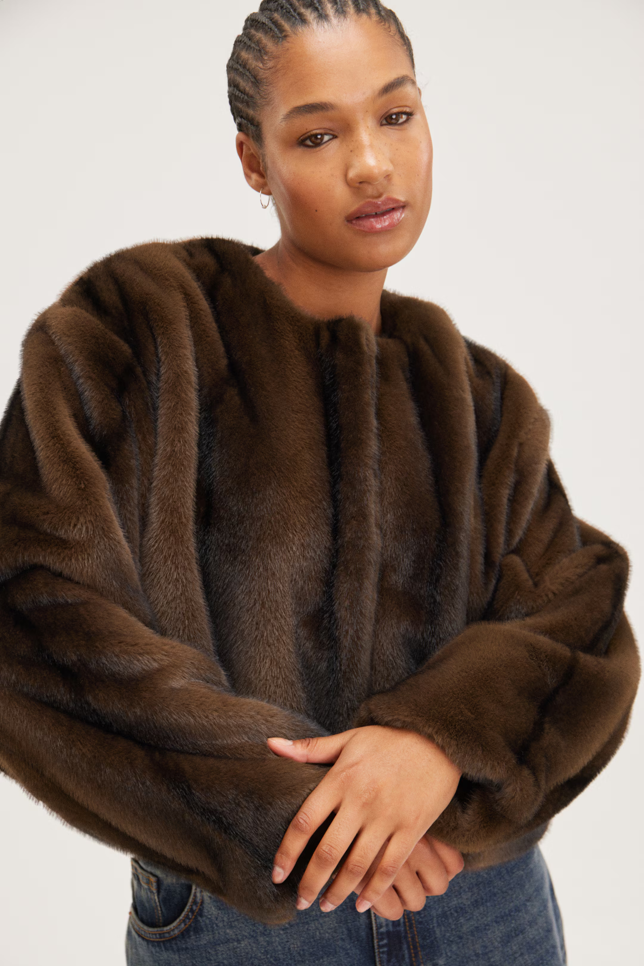 Kurze Jacke aus Kunstpelz | H&M (DE, AT, CH, NL, FI)