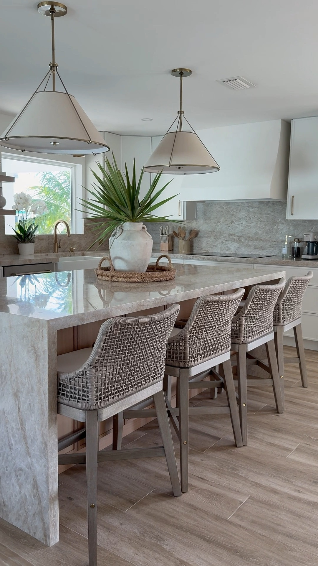 I’ve gotten so many questions on my stools from my real and these are a HomeGoods find! They come in and out of stock from Marshalls and TJ Maxx in different colors. 
My exact ones are smoked/taupe and they have gray hues to it. 
There are a ton in stock now in more neutral tones, and some even swivel by the same brand! Linking them all below 🤍

#KitchenStools #Barstools #Stools #Kitchen #Kitchen #KitchenDecor #KitchenSpa #KitchenRemodel #CoastalDecor #CoastalHome #BeachHouse #IslandChairs #IslandStools #CounterStools #CounterChairs #HomeGoods #Marshalls #TJMaxx #HomeDecor #eastcoastsummer

#LTKSaleAlert #LTKHome #LTKSeasonal