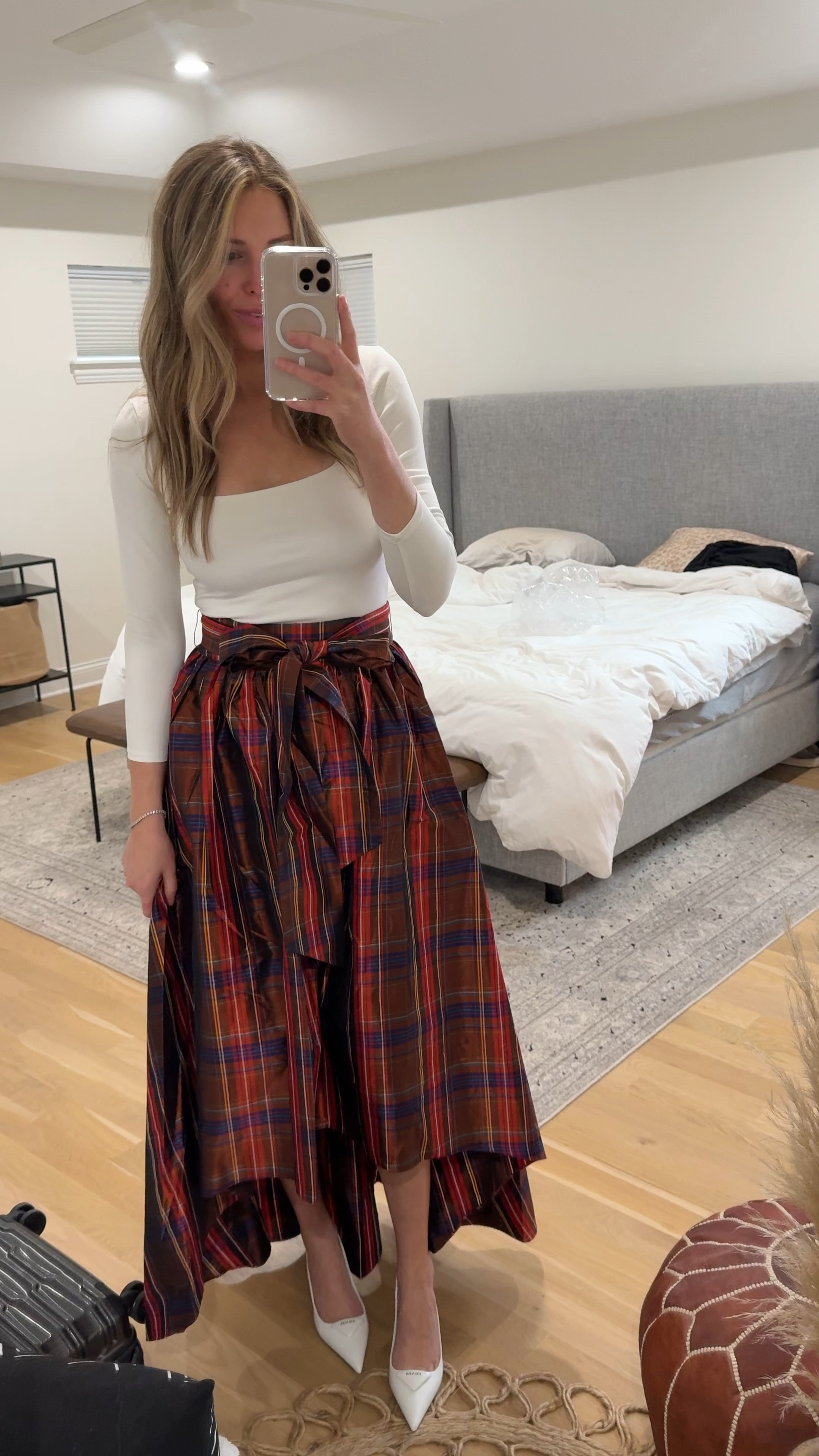 Holiday outfit / thanksgiving outfit / holiday party outfit

Wearing a small in the bodysuit. Sized up one to a 4 in the skirt. Heels fit true to size 


#LTKParties #LTKWatchNow #LTKHoliday