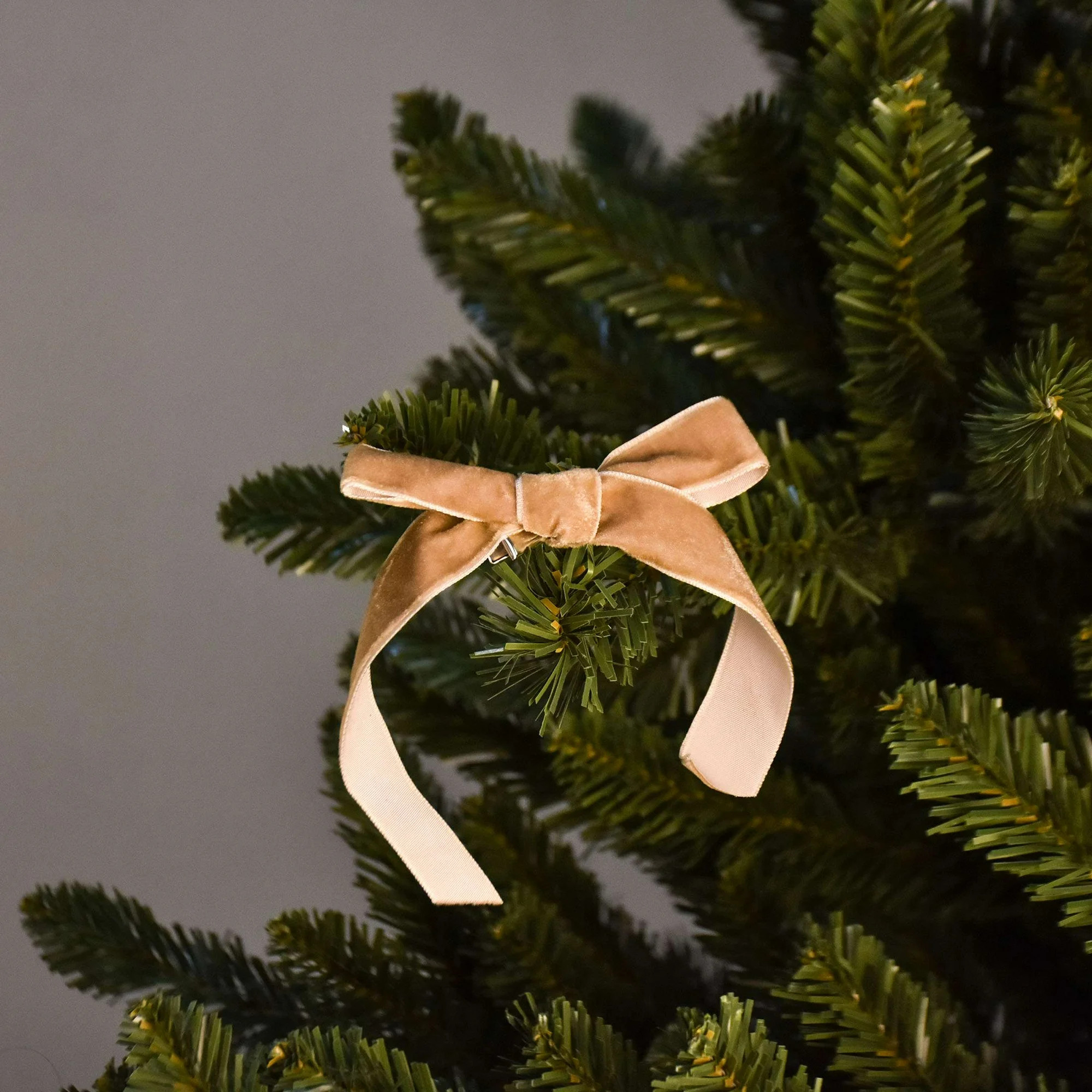 FRAÎCHE Christmas 6 Count Velvet Bow Set, Brown - Walmart.ca | Walmart (CA)