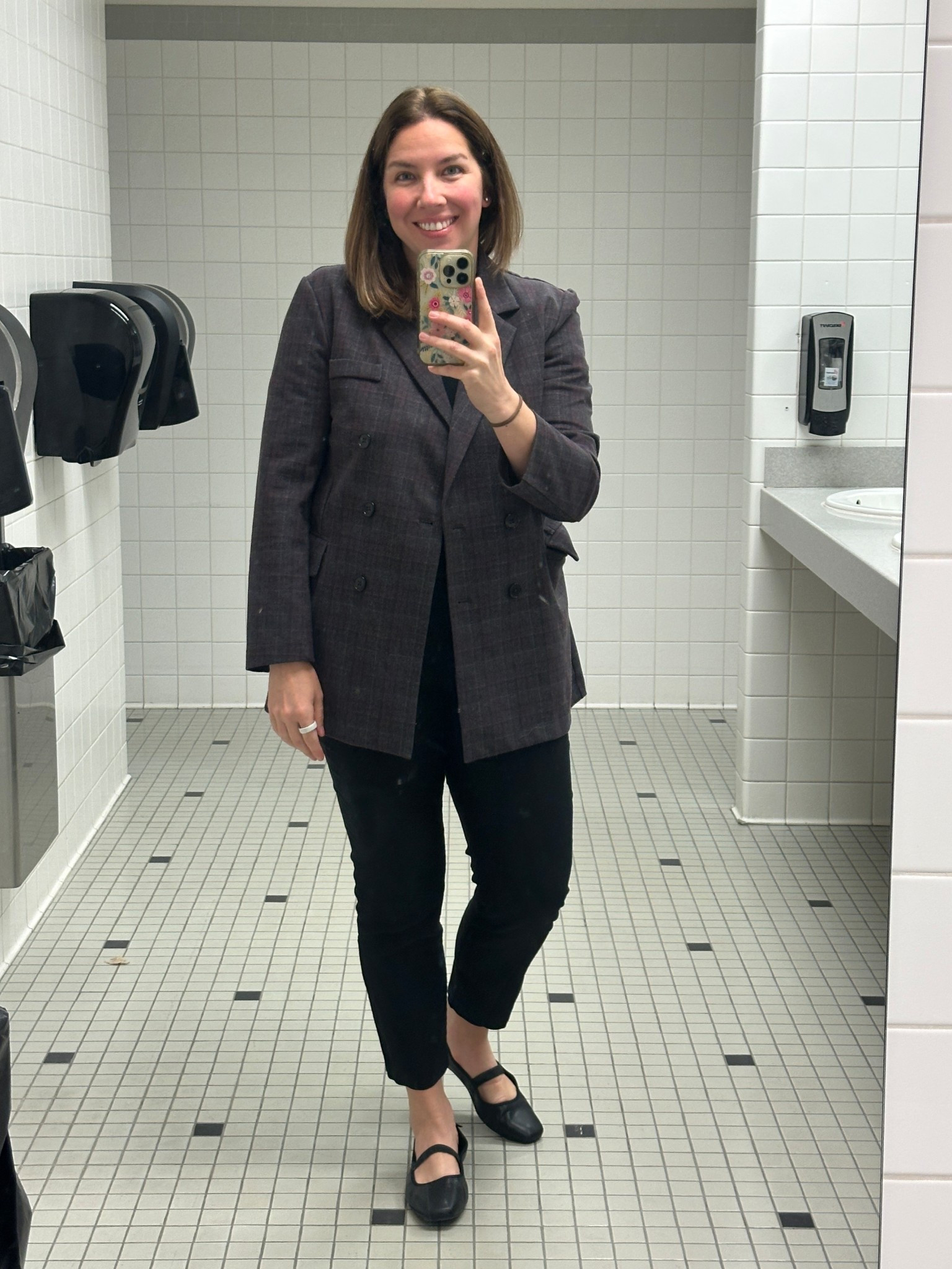 Back at work. 
#workwear #officeootd #weartowork #rto #returntooffice

#LTKootd #LTKMidsize #LTKOver40