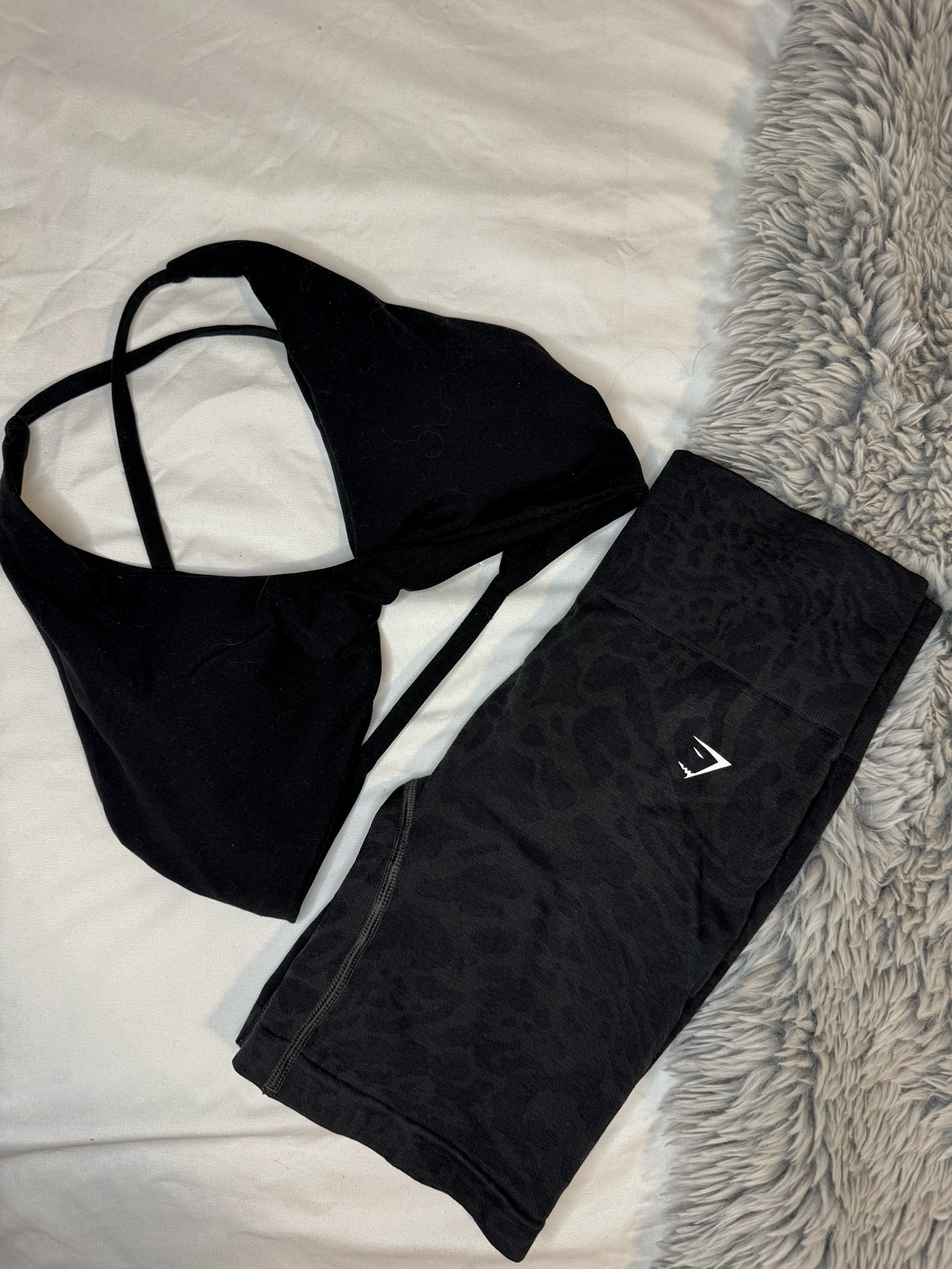 Gym ootd 🖤 
- Gym outfit
 - #gymshark #amazonactive #gymfit #workoutfit 

#LTKFindsUnder50 #LTKFindsUnder100 #LTKFitness