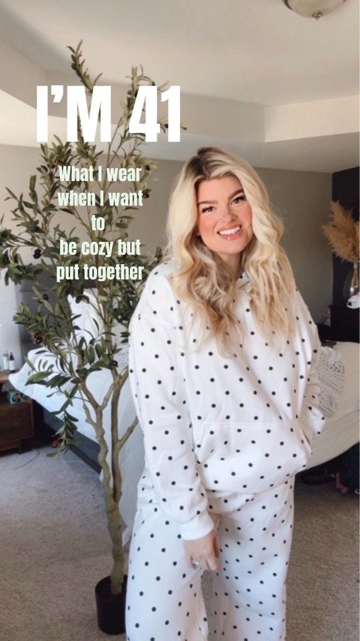 super cute polka dot sweat set! It comes in other colors too!

I’m wearing white and black in size Large.
Elastic waistband, hood, kangaroo pocket, and cozy!

———————————-

Style over 40, sweatset, cozy style, outfit of the day, matching set, athleisure, spring style, Amazon find, Amazon style, found it on Amazon

#LTKootd #LTKmomlife #LTKMidsize
