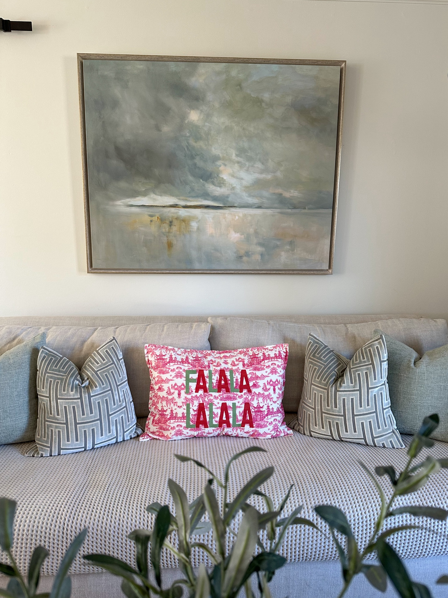 The cutest Christmas pillow!

Christmas decor, Christmas pillows, colorful Christmas decor, Amazon Christmas finds, Christmas finds 

#LTKSeasonal #LTKHoliday #LTKhome