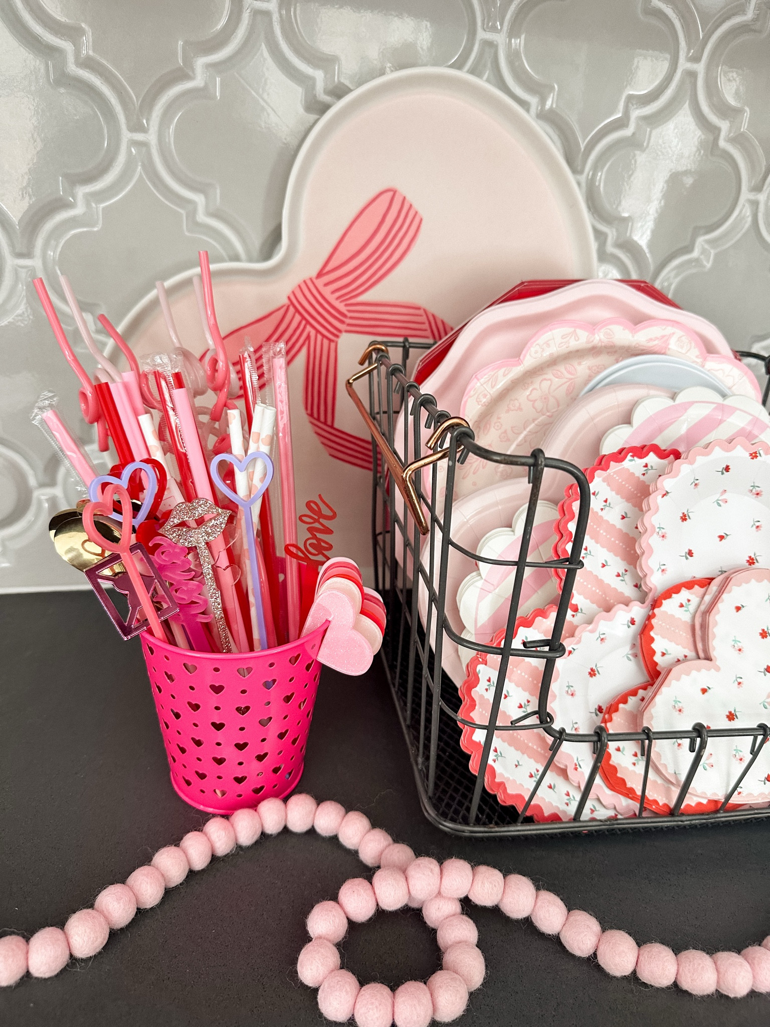 Valentines plates, valentines table ware, valentines party