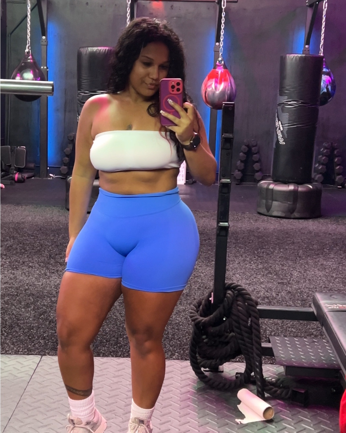 A bandeau for the gym that actually has the sticky material to hold it up!!! It’s adjustable as well. Stays on the entire workout. 10000000/10!

•I sized up on the red cover up so that It could be even more oversized!


#LTKfitnessgoals #LTKgrwm #LTKActive