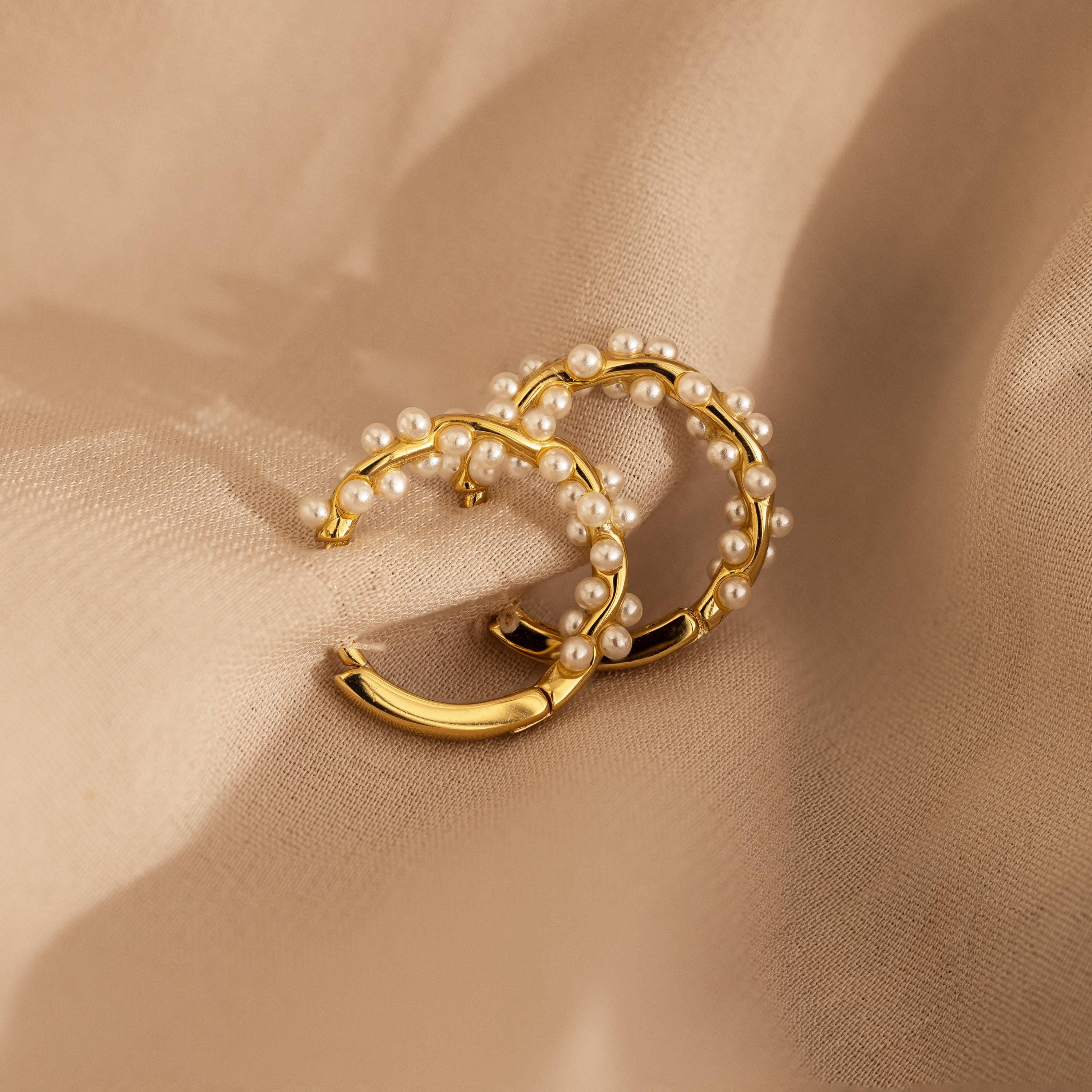 Pearl Cluster Huggie Hoop Earrings in 18K Gold | Caitlyn Minimalist | Caitlyn Minimalist