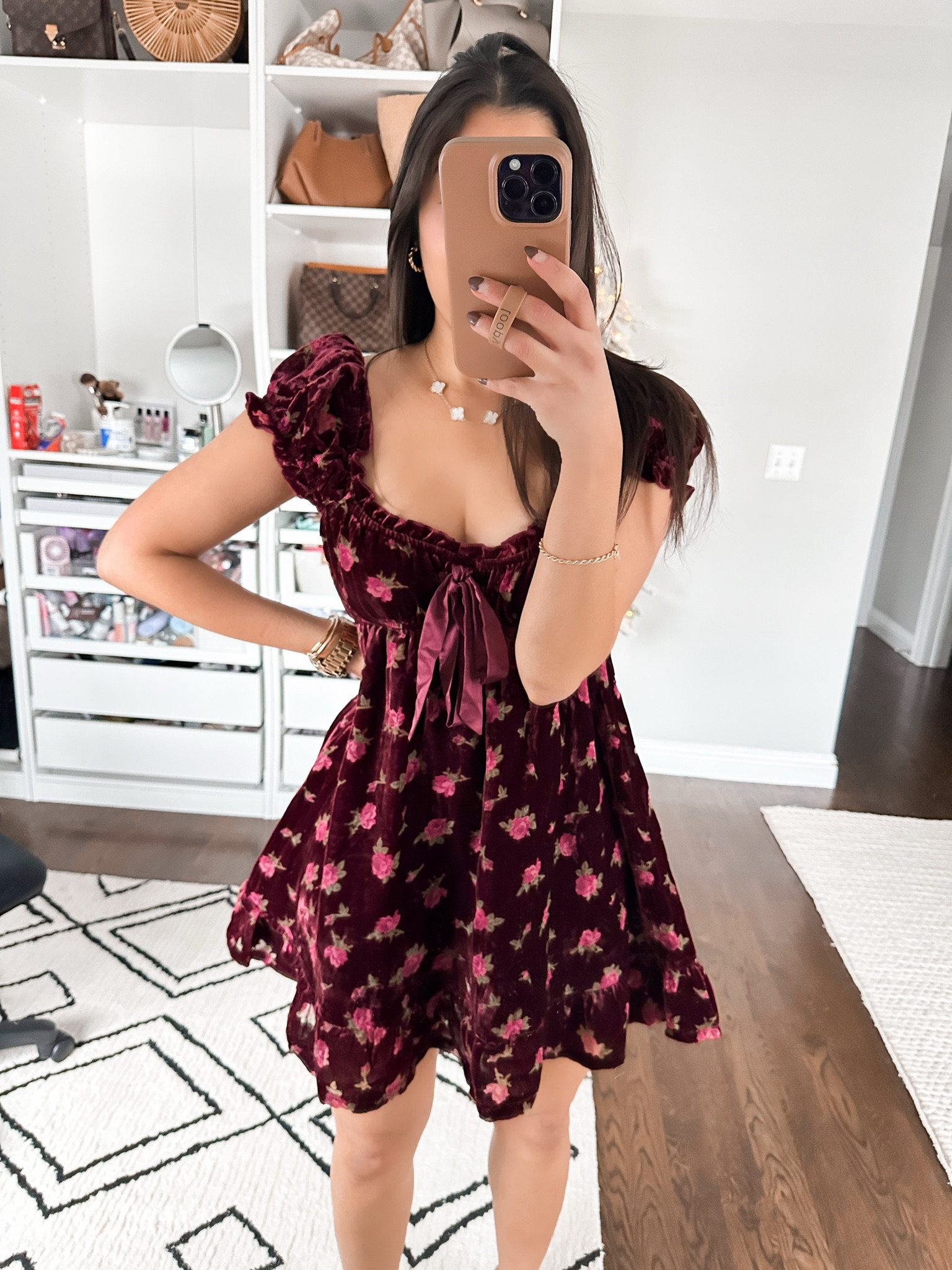 Christmas party outfit idea 1 ❤️🩷
Love this velvet option with the bow and it fits like a glove! Wearing my normal small ✨



Holiday outfit, Christmas party outfit, Christmas outfit, Christmas dress, dressy holiday look, party outfit, velvet dress, floral dress, bow, 

#LTKParties #LTKSeasonal #LTKHoliday