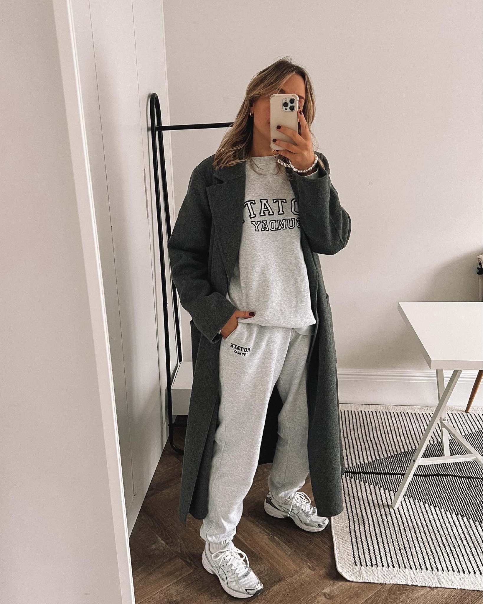 Simple casual style
Tracksuit style
Grey tracksuit
Wool coat greg coat


#LTKCyberWeek #LTKSeasonal #LTKfindsunder50