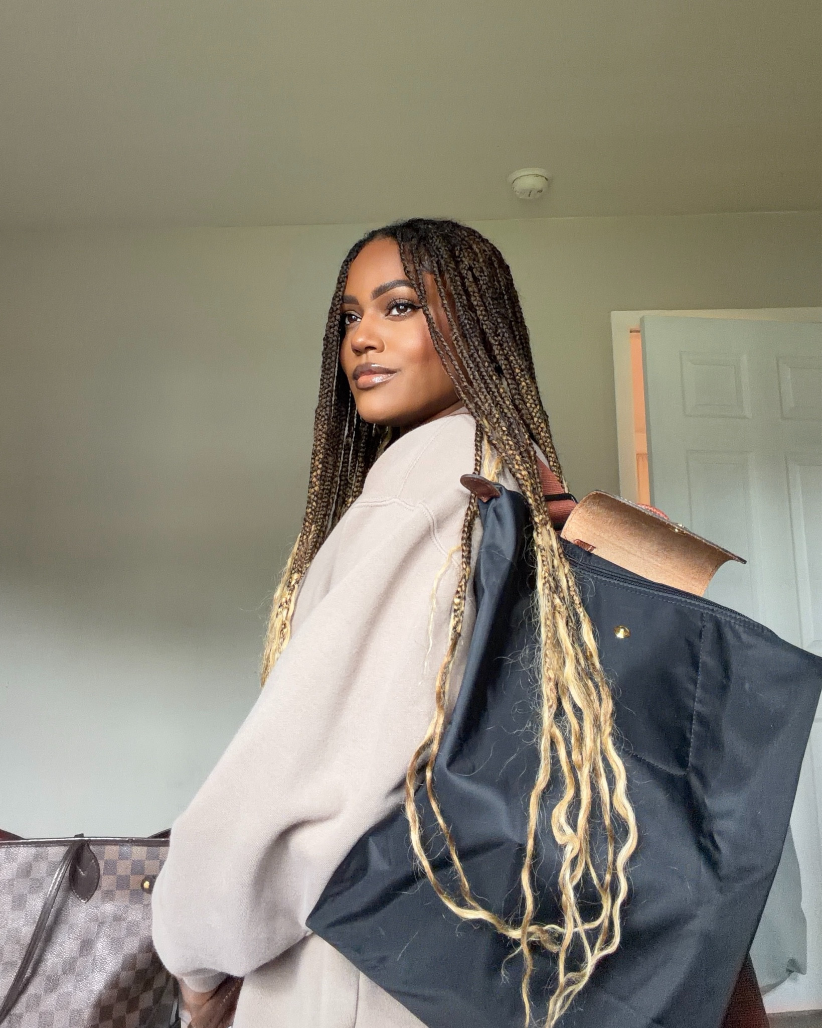 Casual fall outfit & cute backpack for women