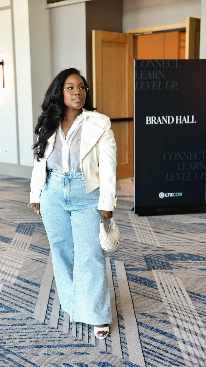 Is it giving Influencer + CEO? 💁🏽‍♀️

The vibes for LTKCON Day 2 called for “Snappy Casual” attire, so I pulled out my fave glitz and glam jeans from @goodamerican and pulled the look together with a sheer blouse + cropped leather jacket from Macy’s.



#LTKCon #LTKMidsize #LTKFindsUnder100